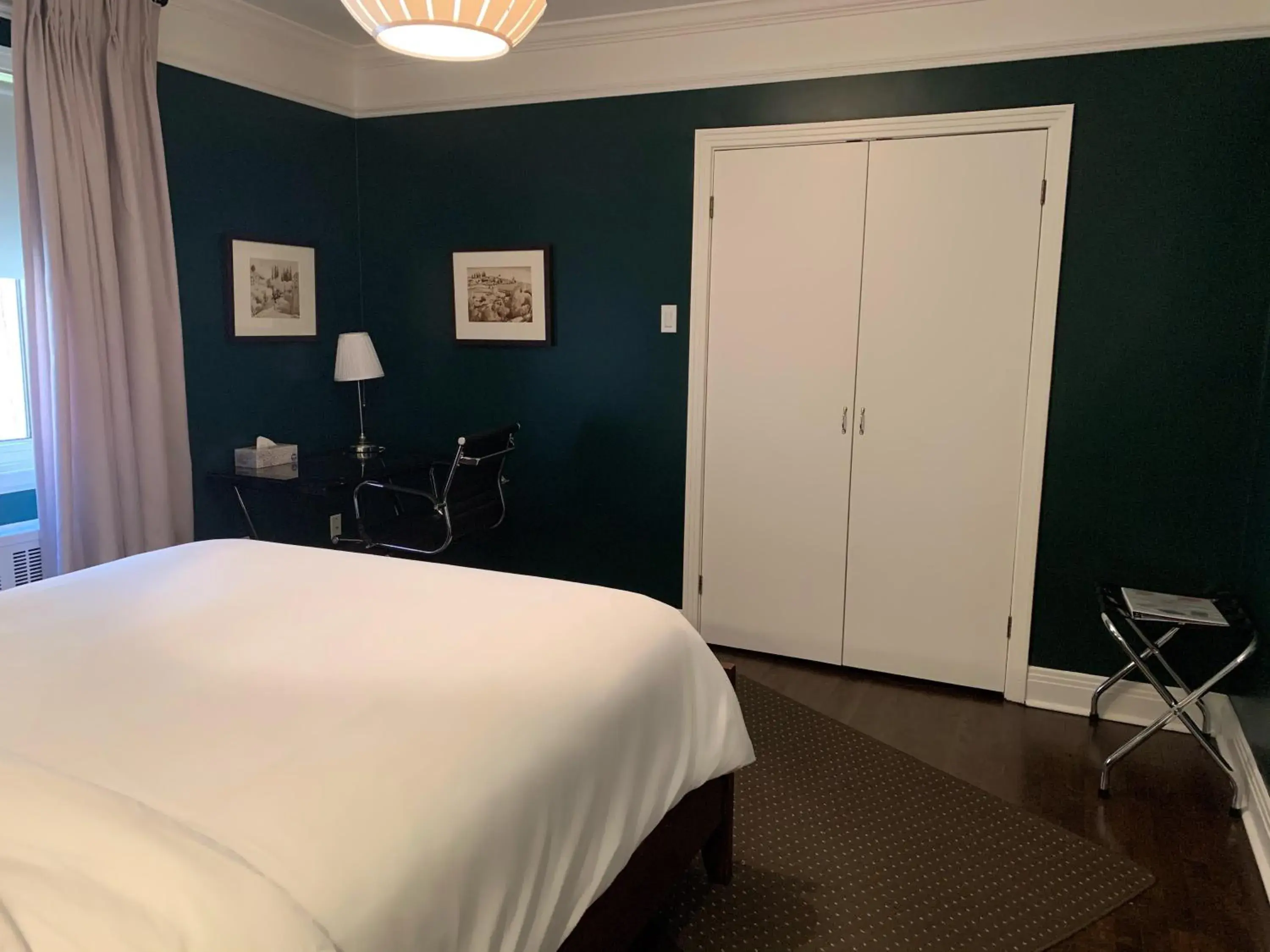 Deluxe Double Room in Gite du Survenant Montreal Deluxe Double Room in Gite du Survenant Montreal