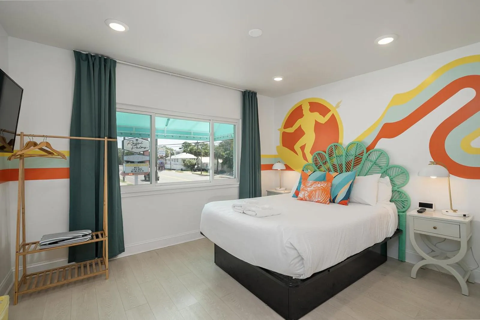 Bed in Royal Palms Motel