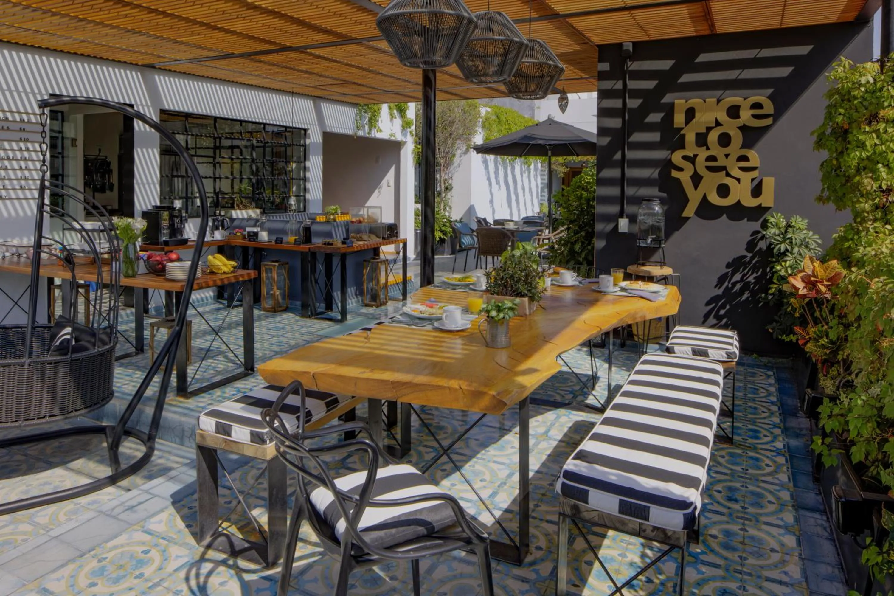 Restaurant/places to eat in Casa Decu