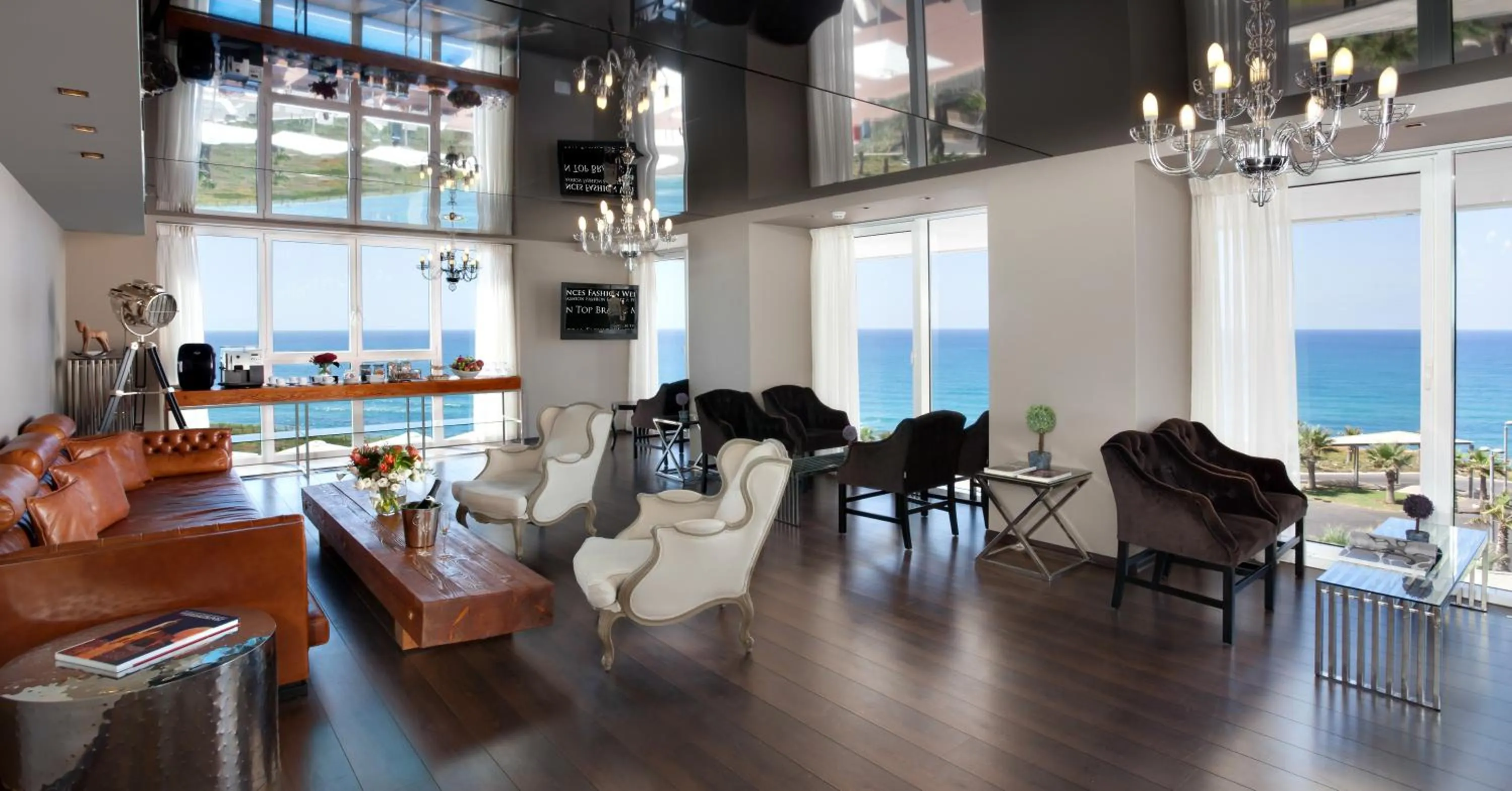 Lounge or bar in Island Luxurious Suites Hotel and Spa