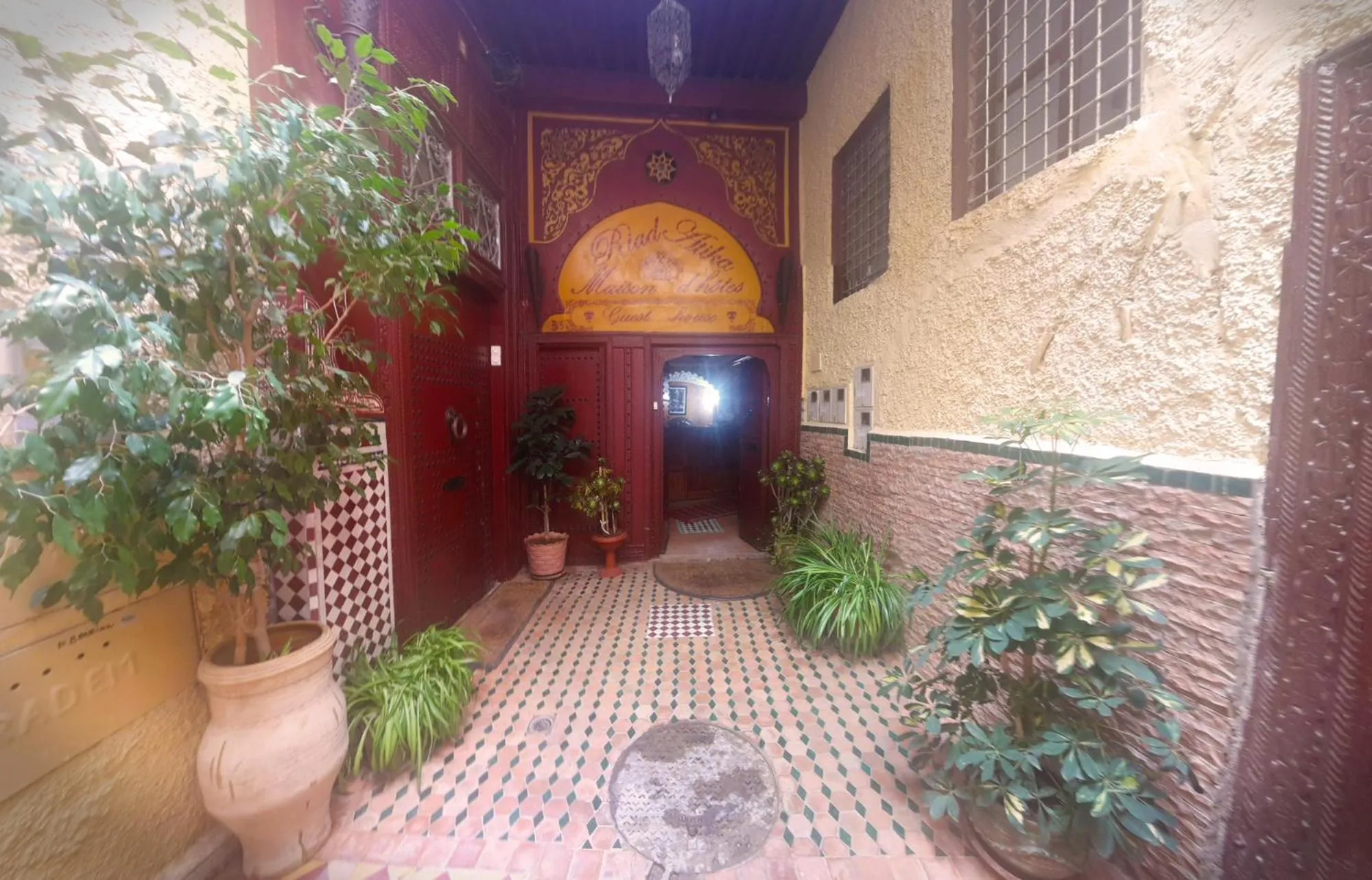 Property building in Riad Atika Mek