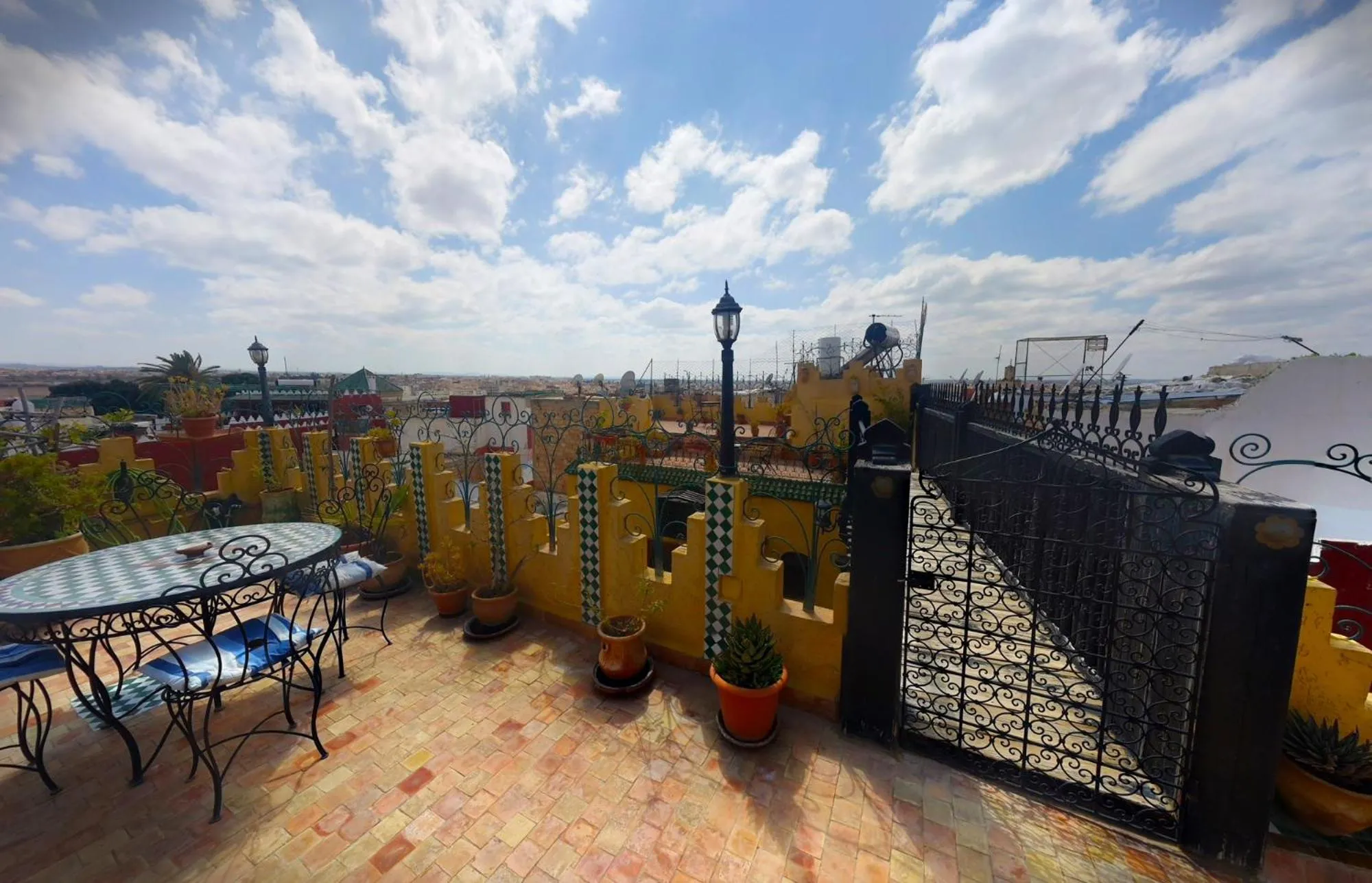 Restaurant/places to eat in Riad Atika Mek