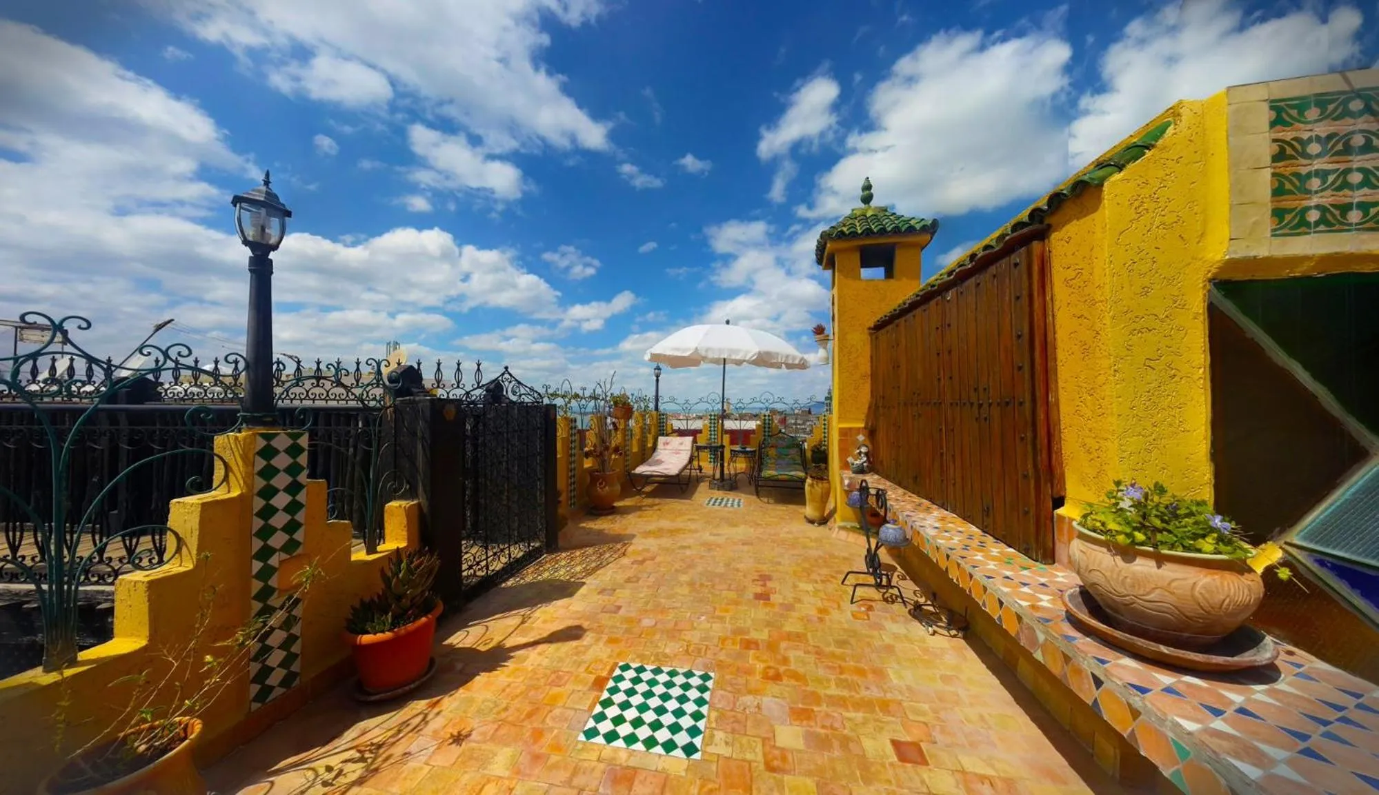 Restaurant/places to eat in Riad Atika Mek