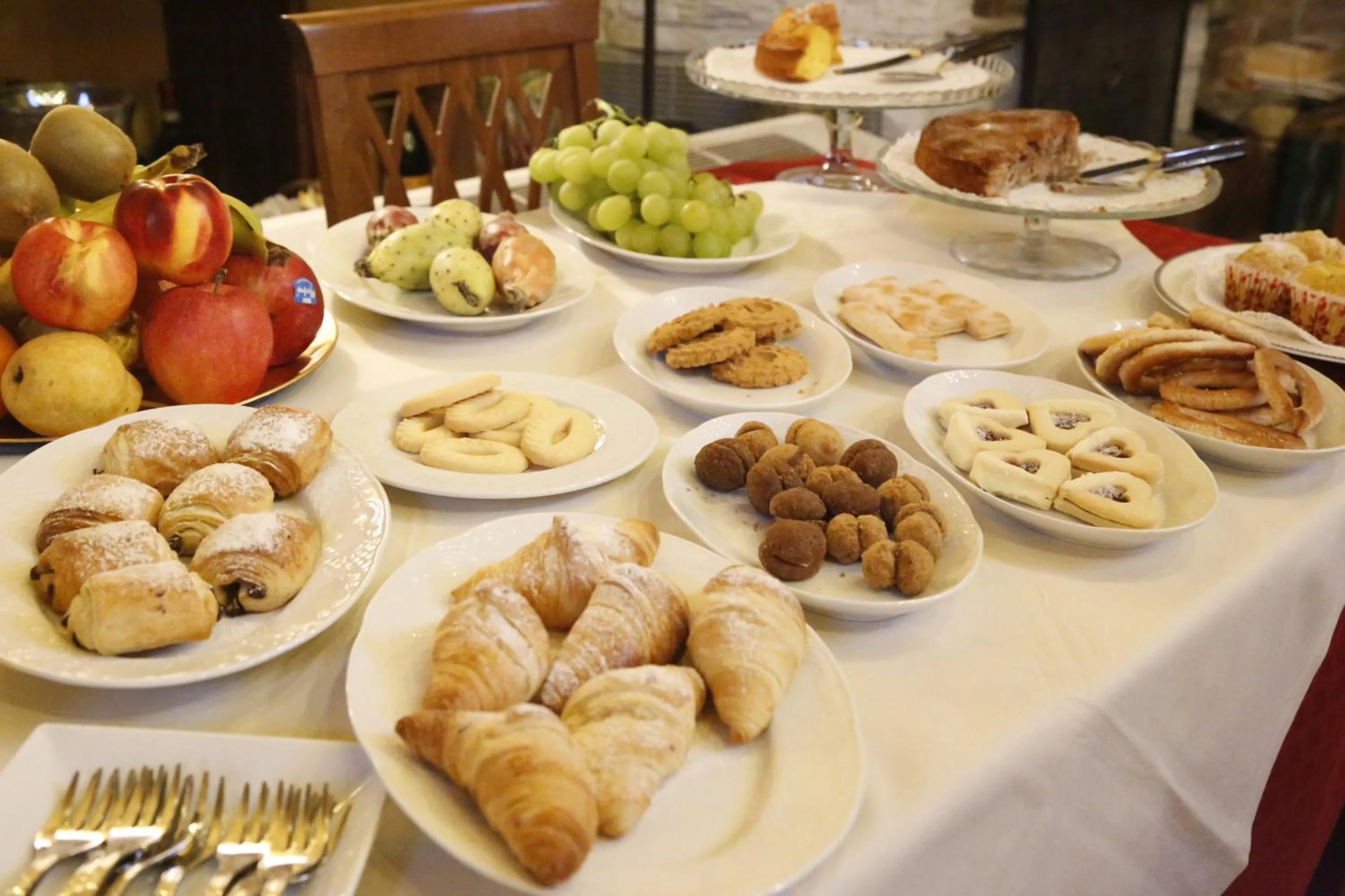 Food and drinks in Hotel Damian Park Hotel Delle Magnolie