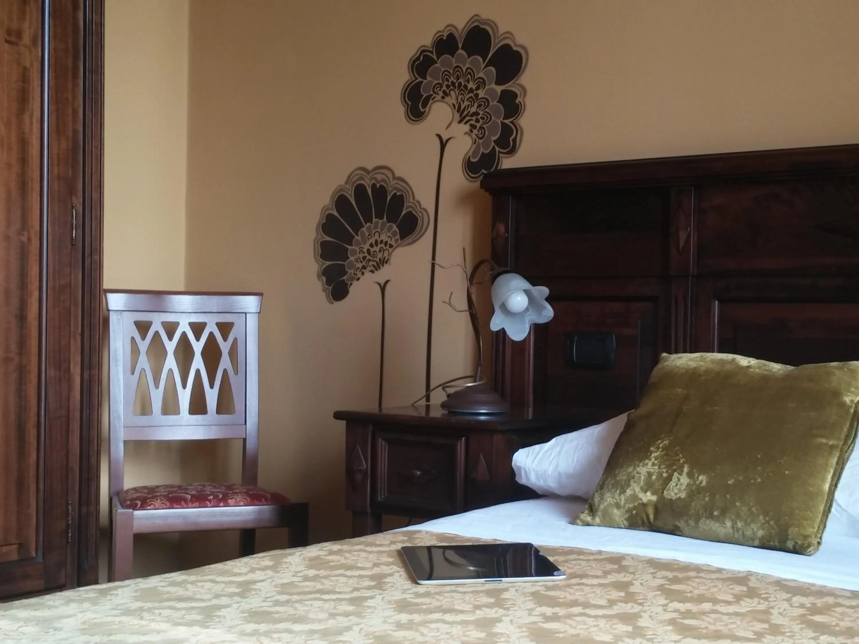 Decorative detail, Bed in Hotel Damian Park Hotel Delle Magnolie