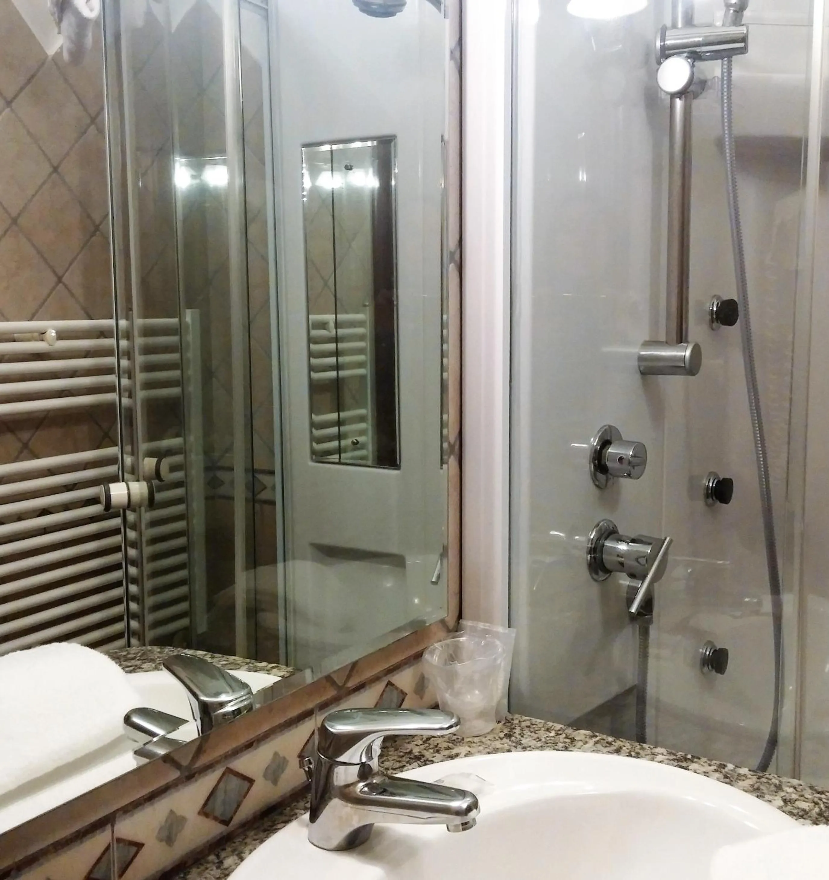 Bathroom in Hotel Damian Park Hotel Delle Magnolie