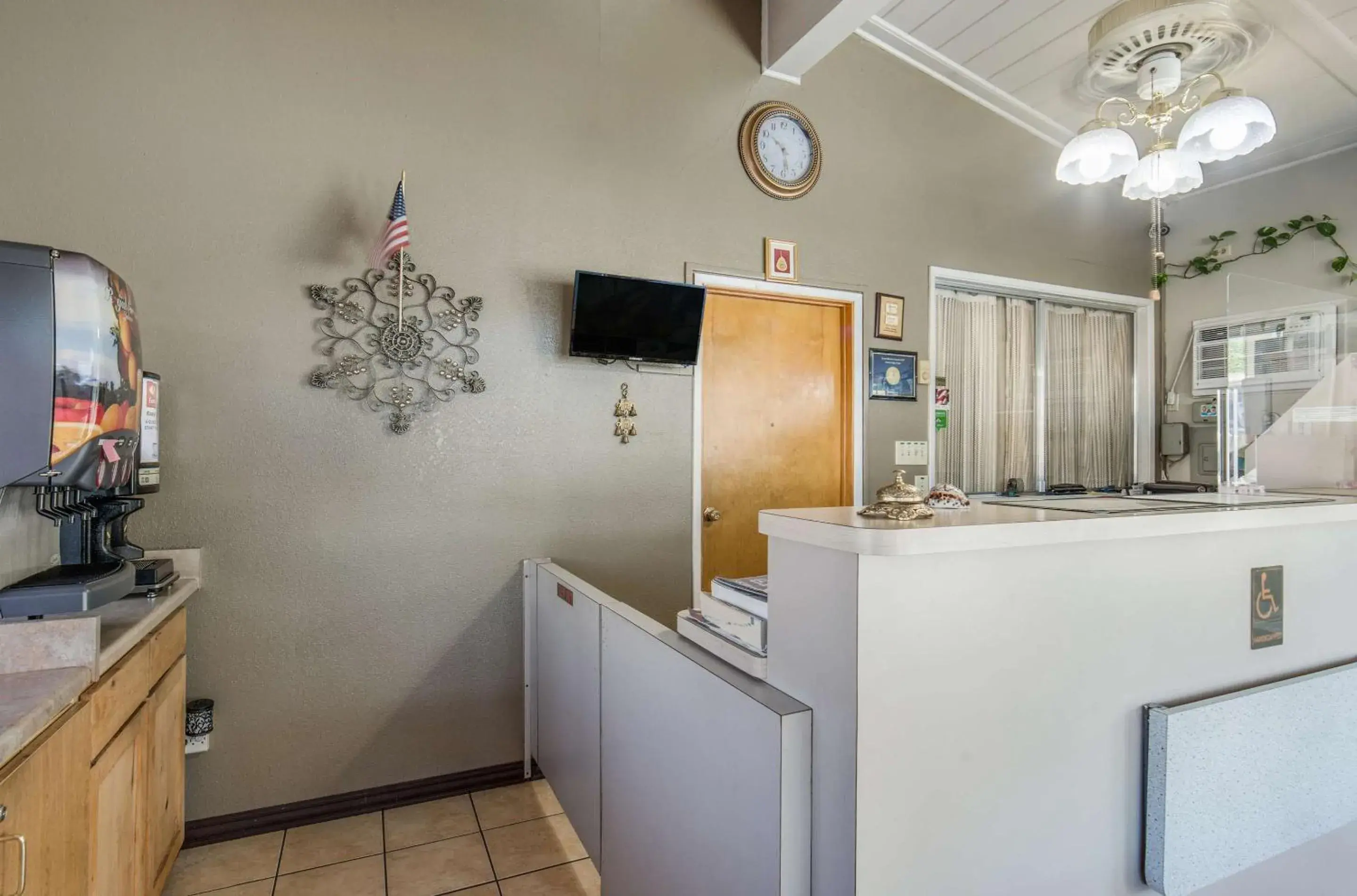 Lobby or reception in Econo Lodge Inn & Suites Yreka Lobby or reception in Econo Lodge Inn & Suites Yreka