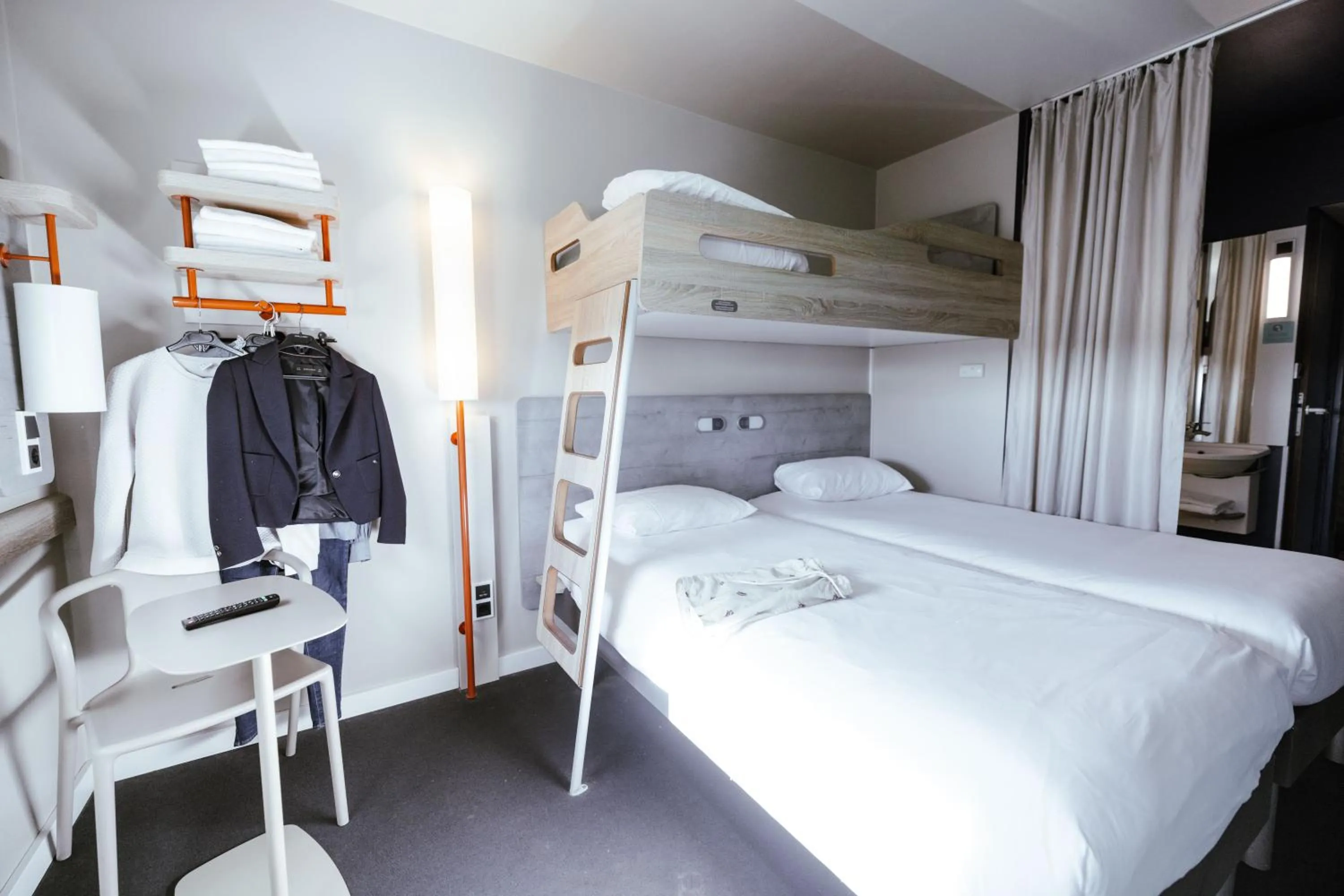 Photo of the whole room, Bed in ibis Budget Luxembourg Aeroport