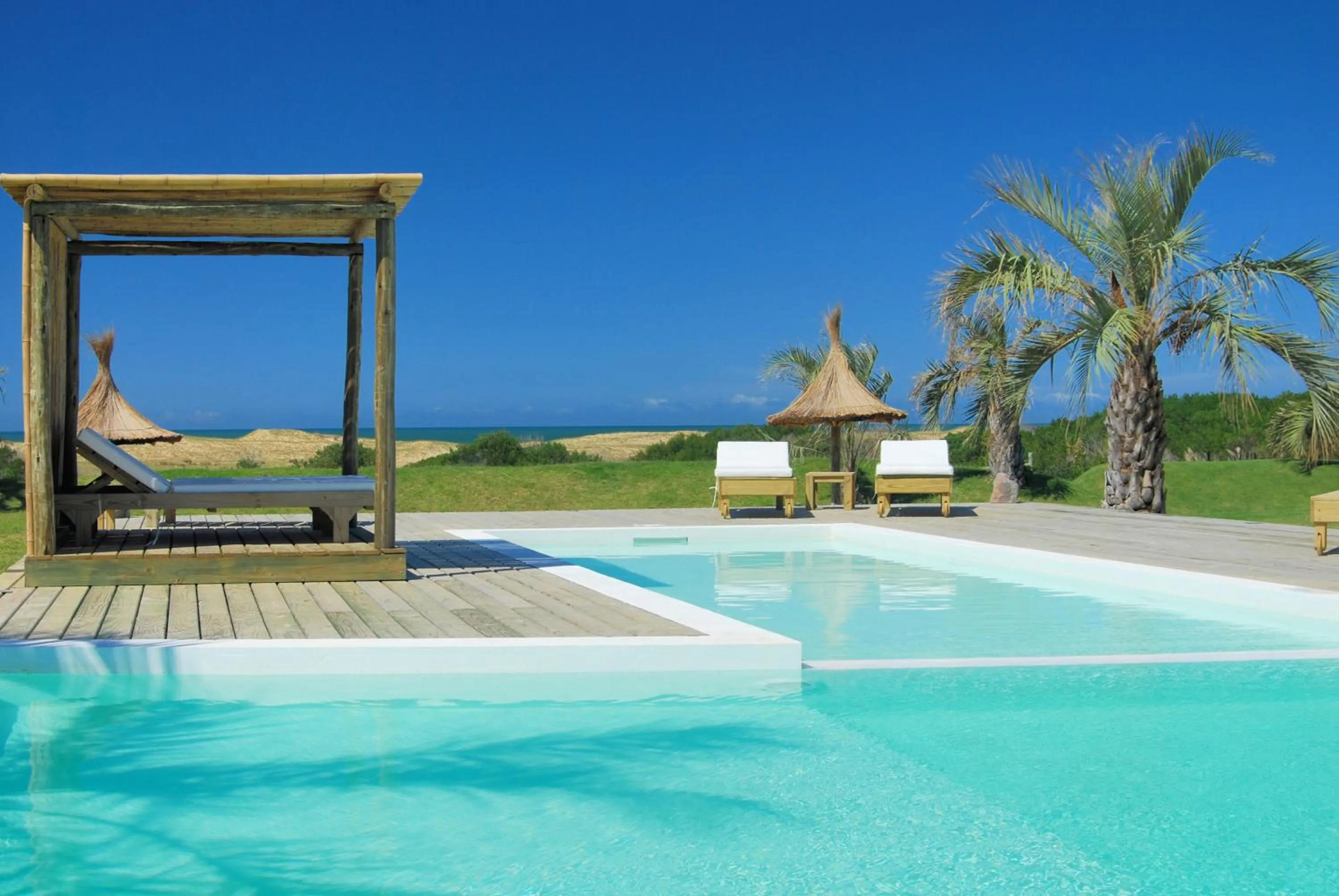 Swimming pool in Casa Suaya