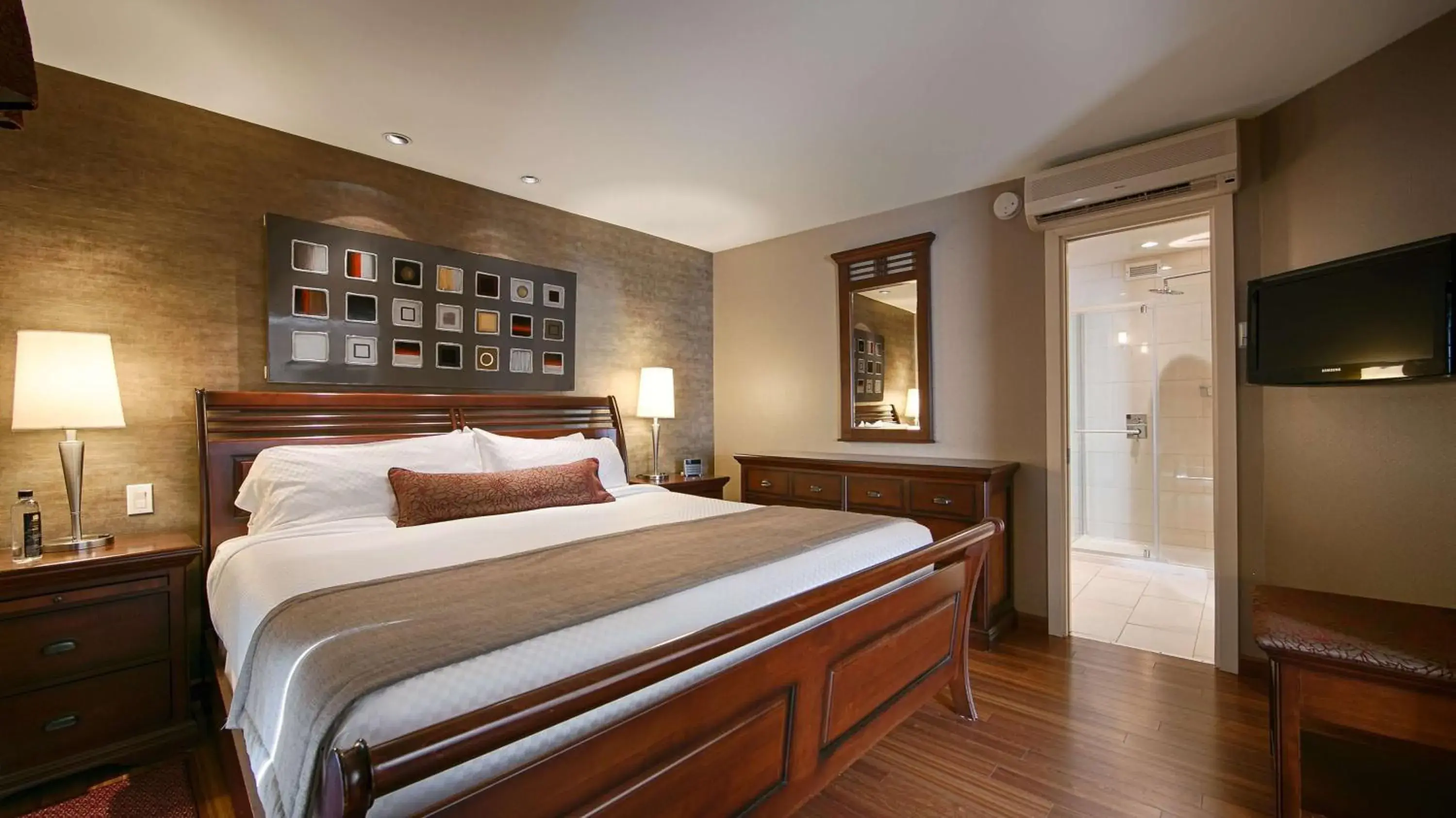 Bed in Best Western Premier Hotel Aristocrate Bed in Best Western Premier Hotel Aristocrate