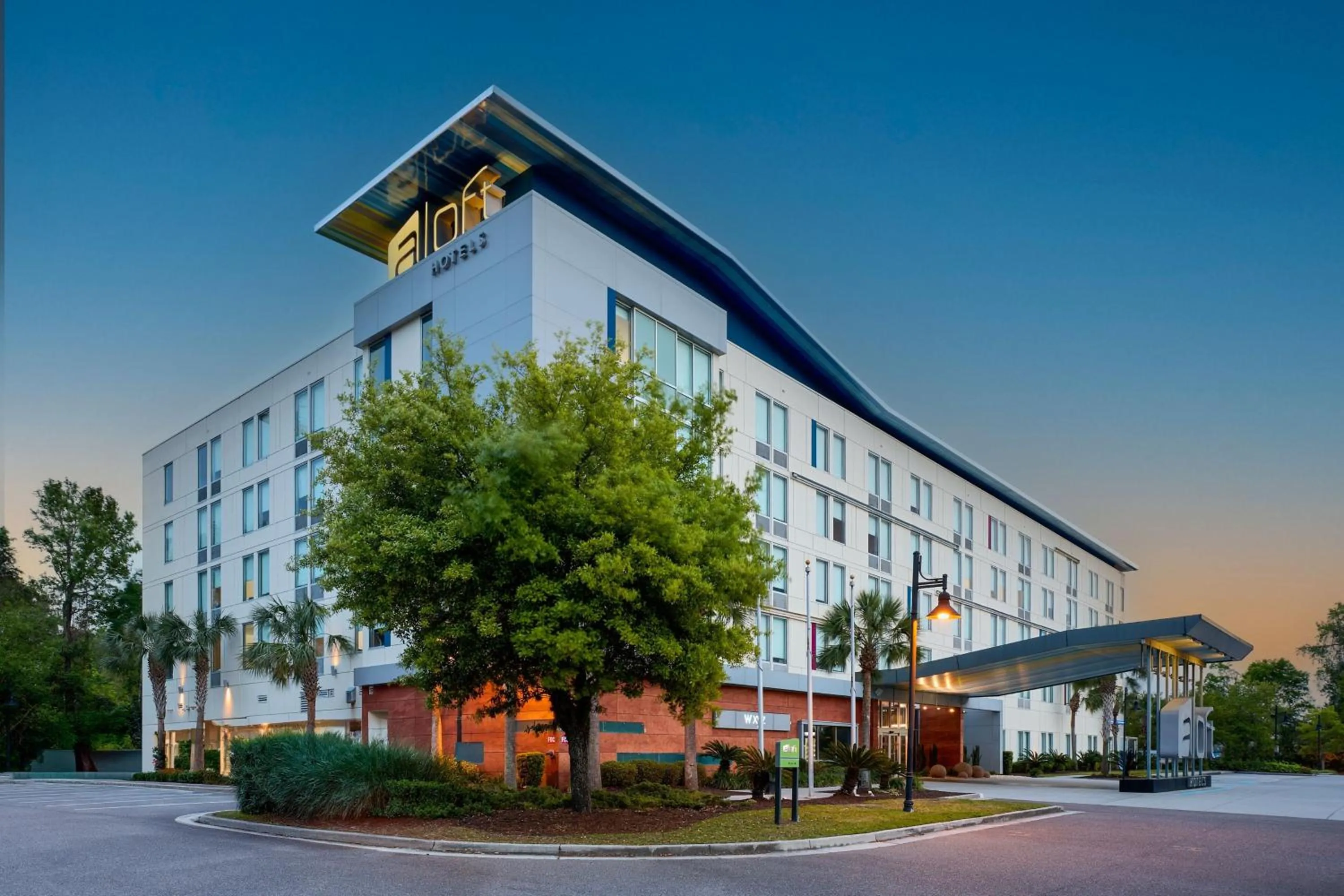 Property building in Aloft Charleston Airport and Convention Center