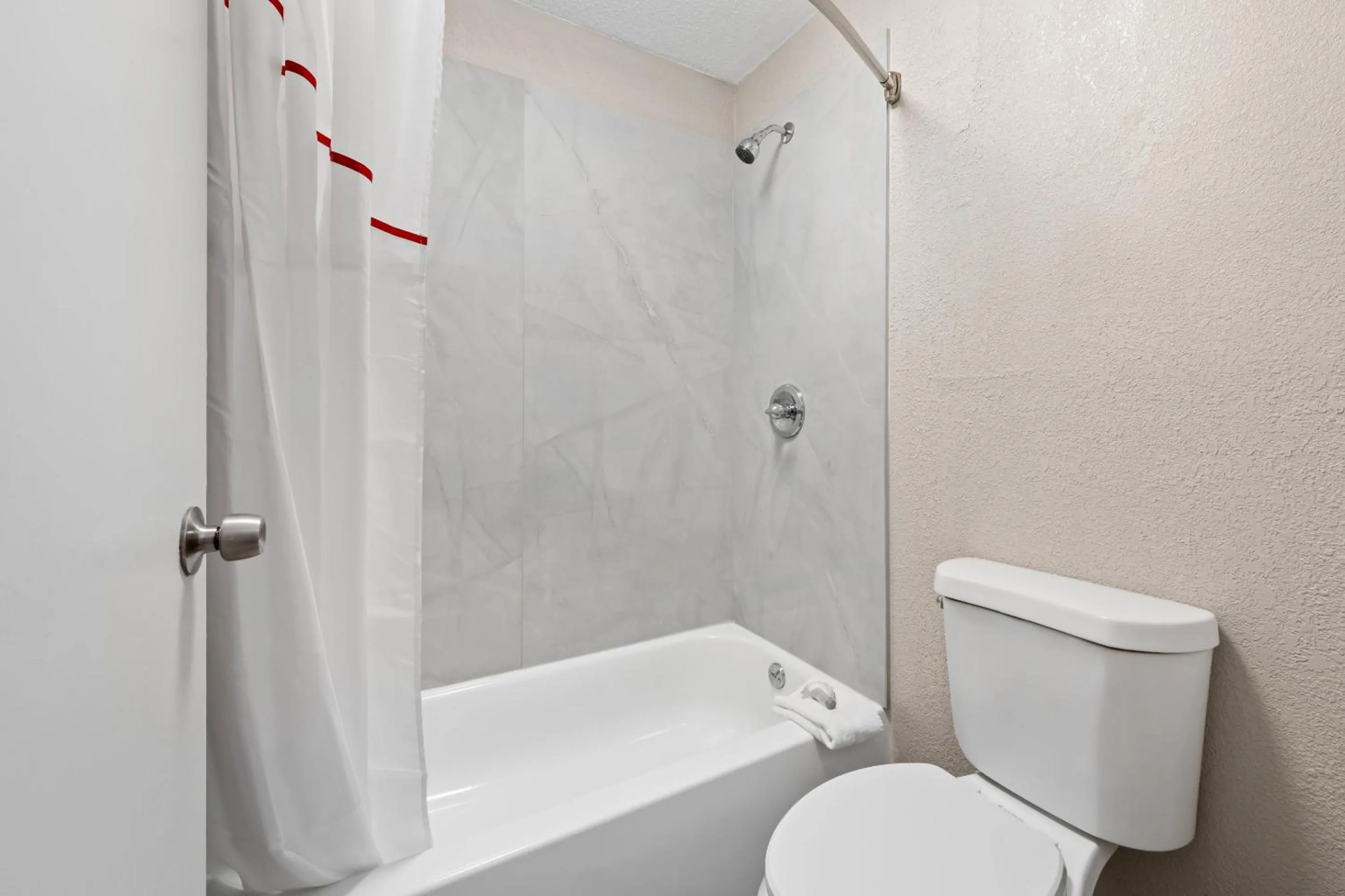 Bathroom in Red Roof Inn Charlotte - Airport