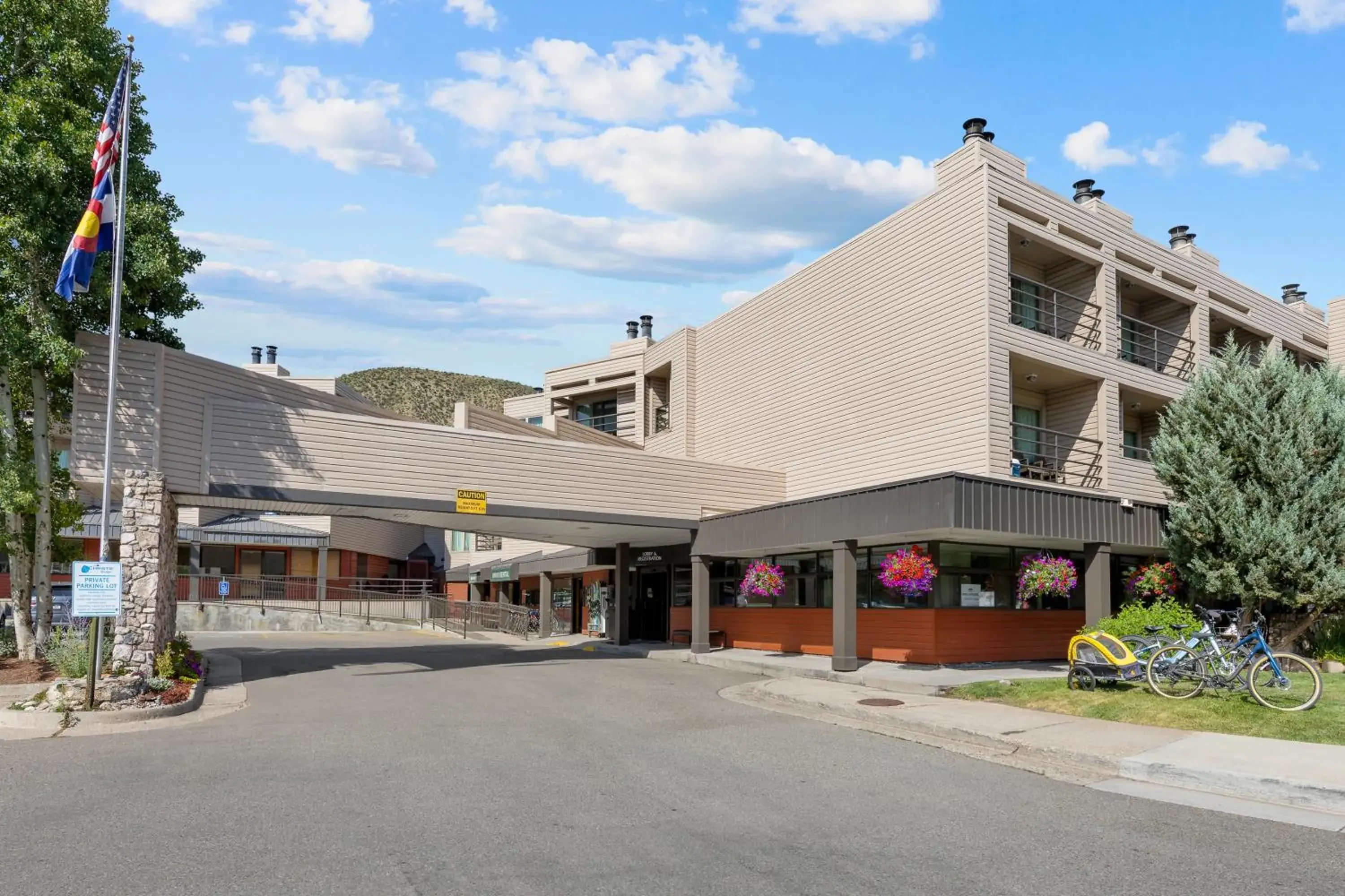 Property building in The Christie Lodge – All Suite Property Vail Valley/Beaver Creek Property building in The Christie Lodge – All Suite Property Vail Valley/Beaver Creek