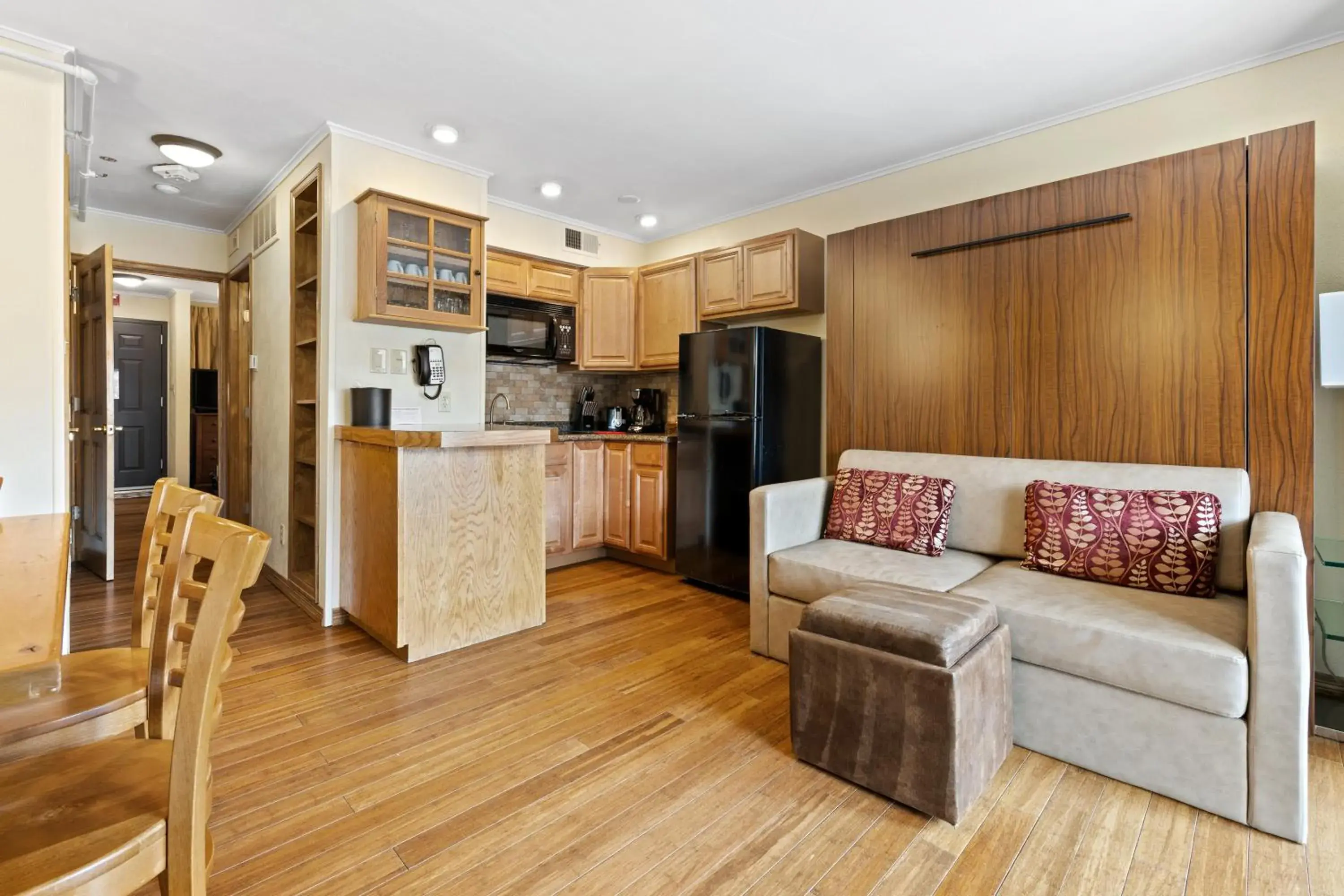 Living room in The Christie Lodge – All Suite Property Vail Valley/Beaver Creek Living room in The Christie Lodge – All Suite Property Vail Valley/Beaver Creek