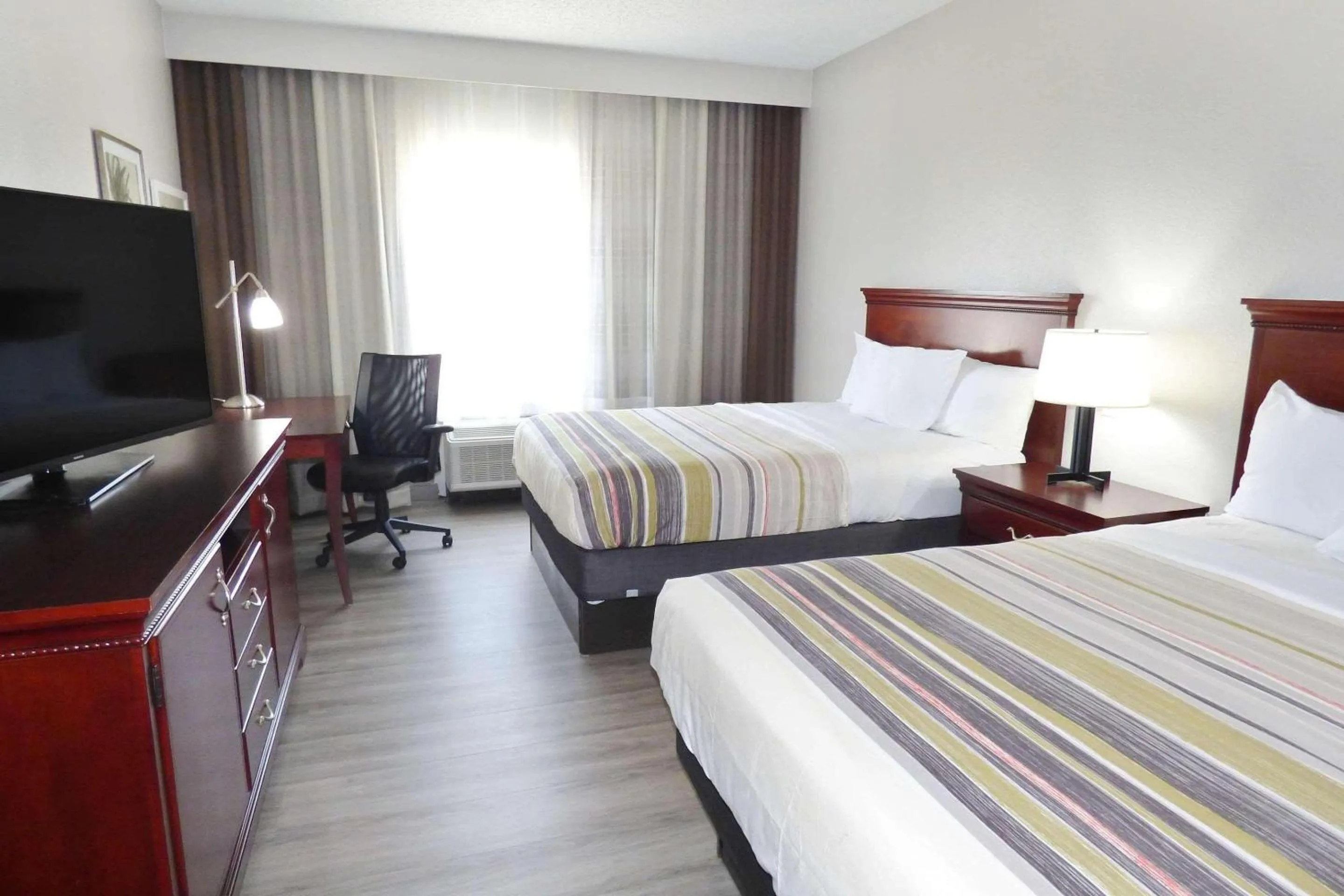 Bedroom, Bed in Country Inn & Suites by Radisson, Biloxi-Ocean Springs, MS