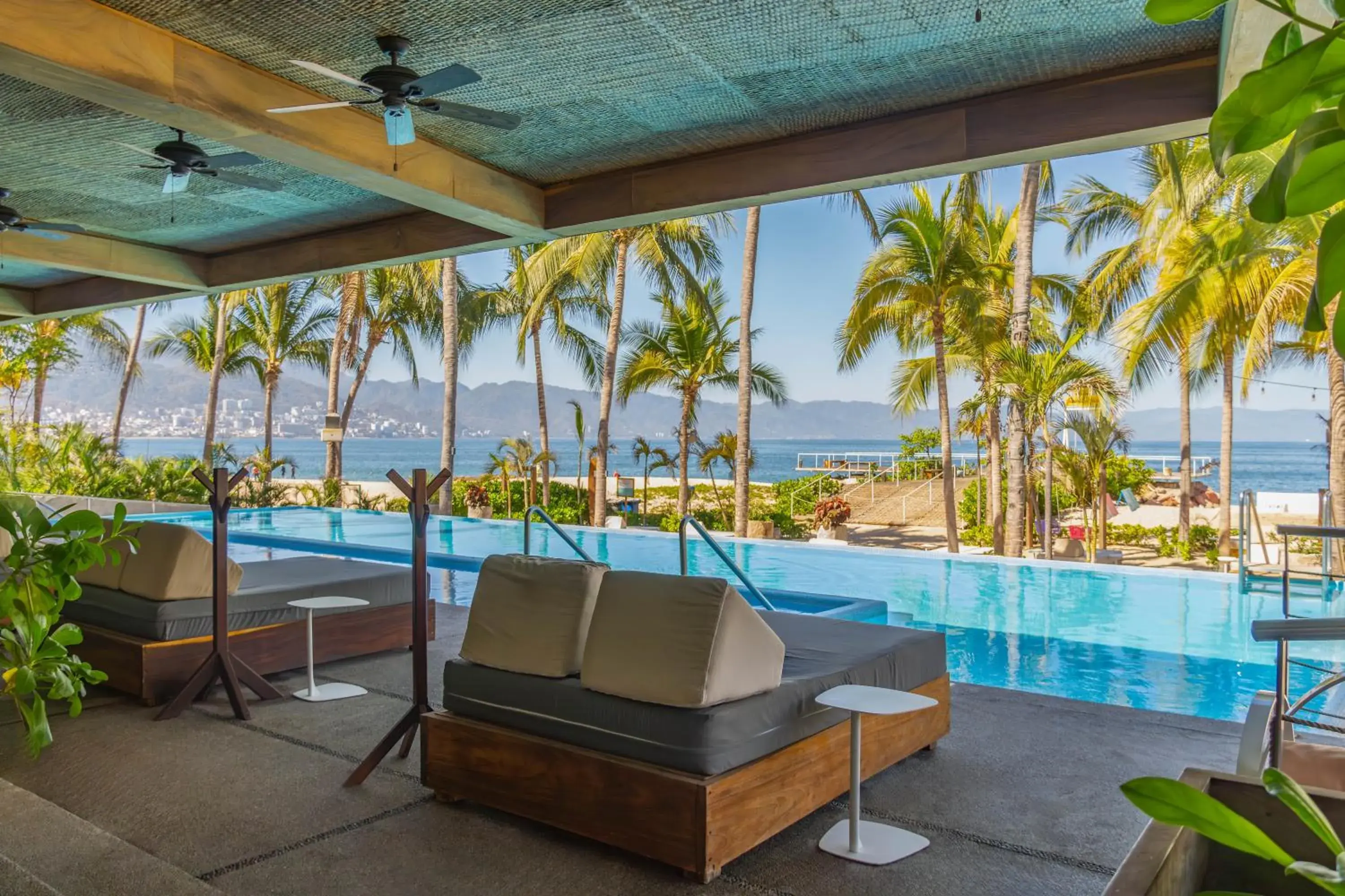 Swimming pool in Friendly Fun Vallarta Different Experiences - All Inclusive Swimming pool in Friendly Fun Vallarta Different Experiences - All Inclusive