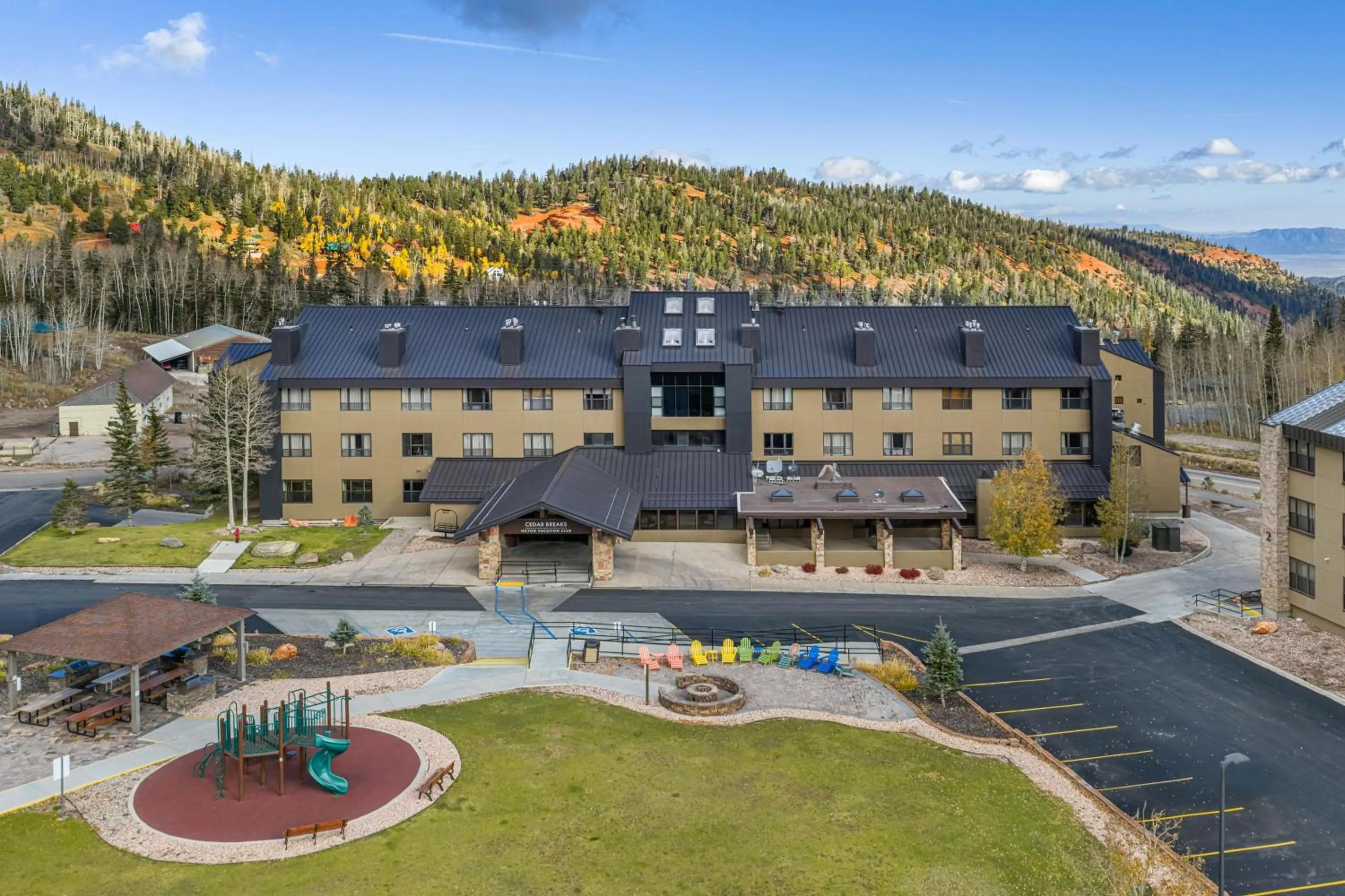Property building in Hilton Vacation Club Cedar Breaks Brian Head