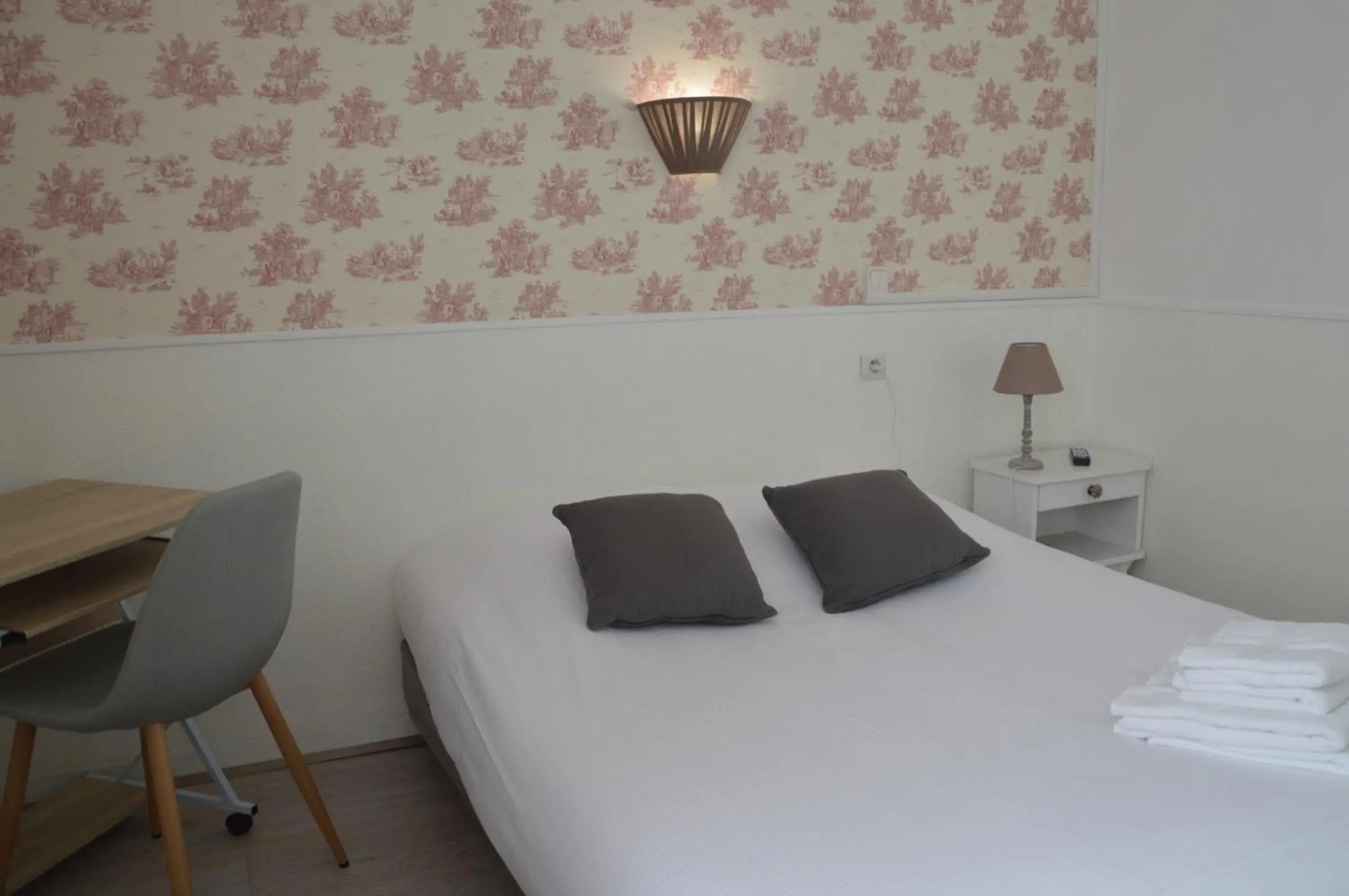 Standard Double Room in Hôtel de la Colombière Standard Double Room in Hôtel de la Colombière