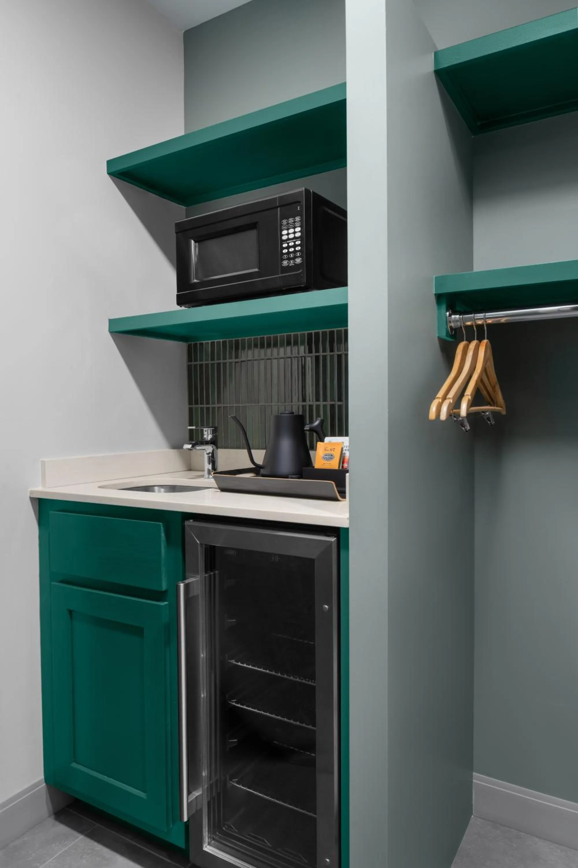 microwave in Valley River Inn