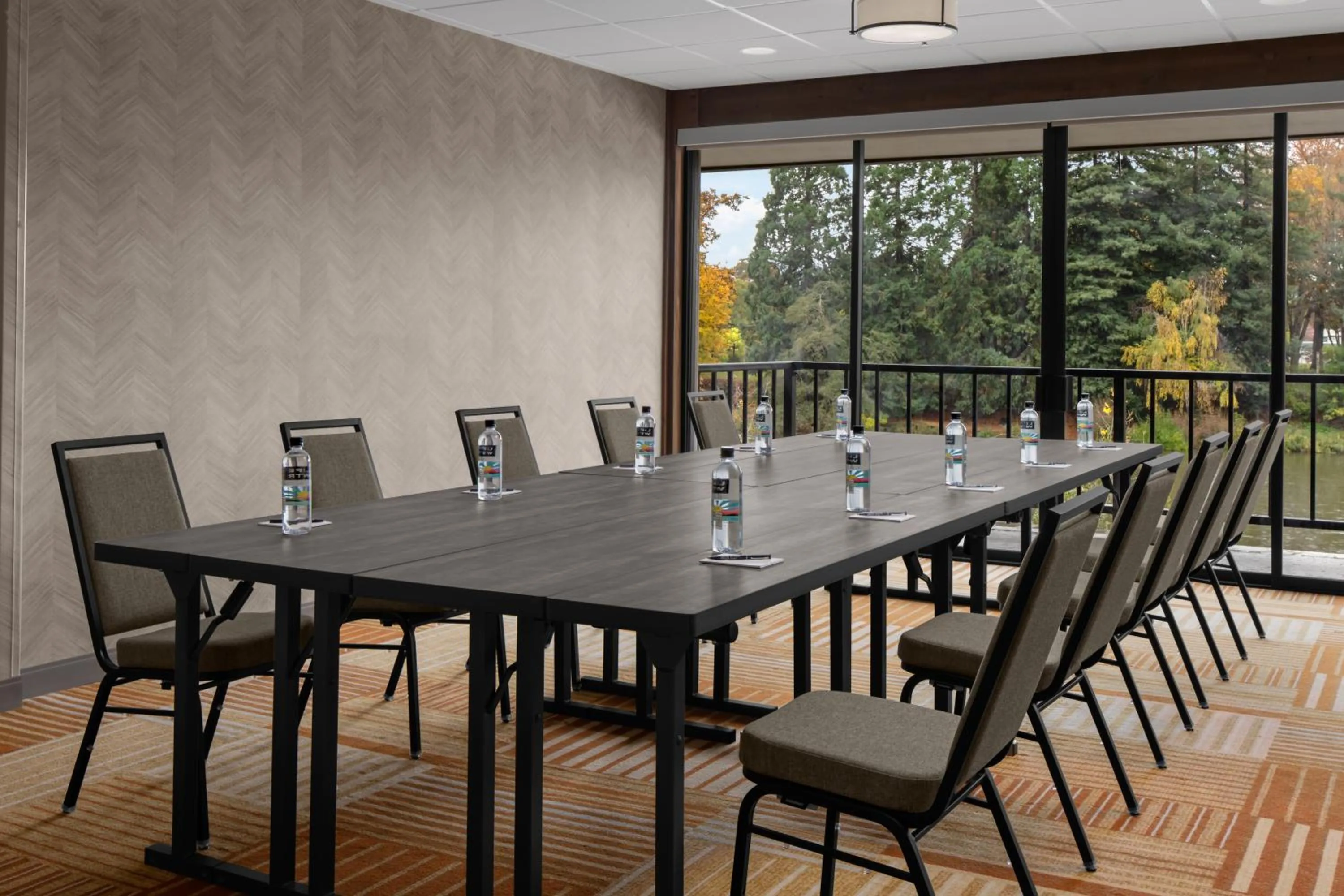 Business facilities in Valley River Inn