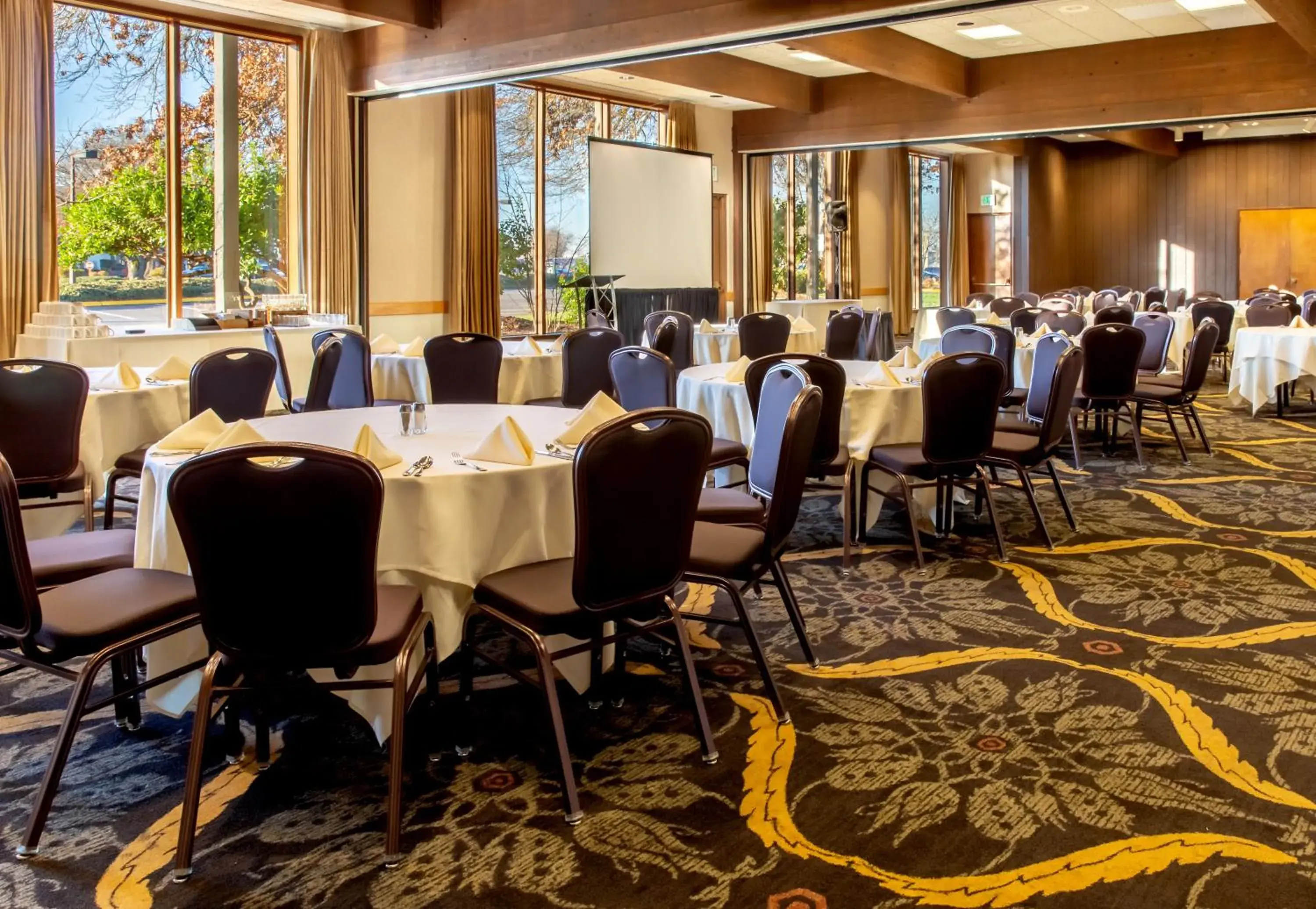 Business facilities, Restaurant/Places to Eat in Valley River Inn Eugene/Springfield