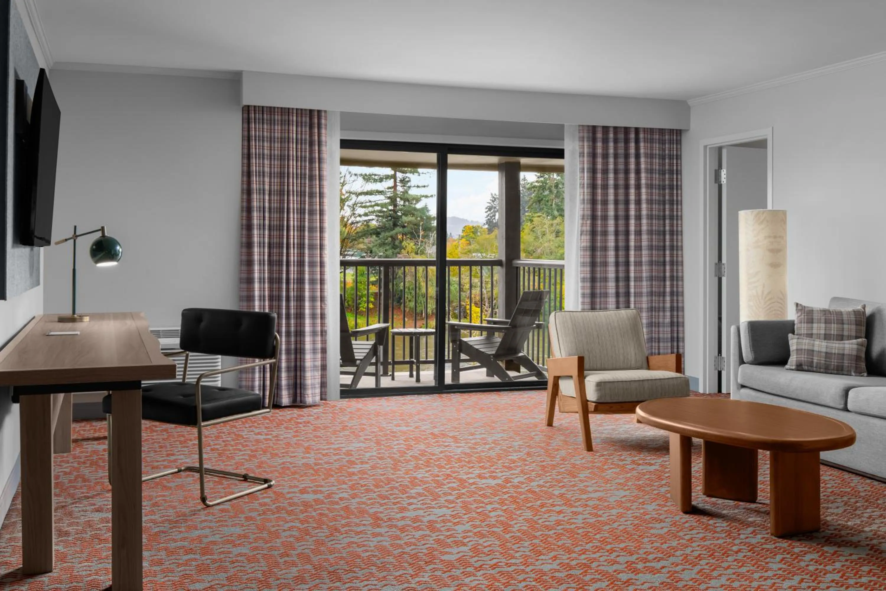 Communal lounge/ TV room in Valley River Inn