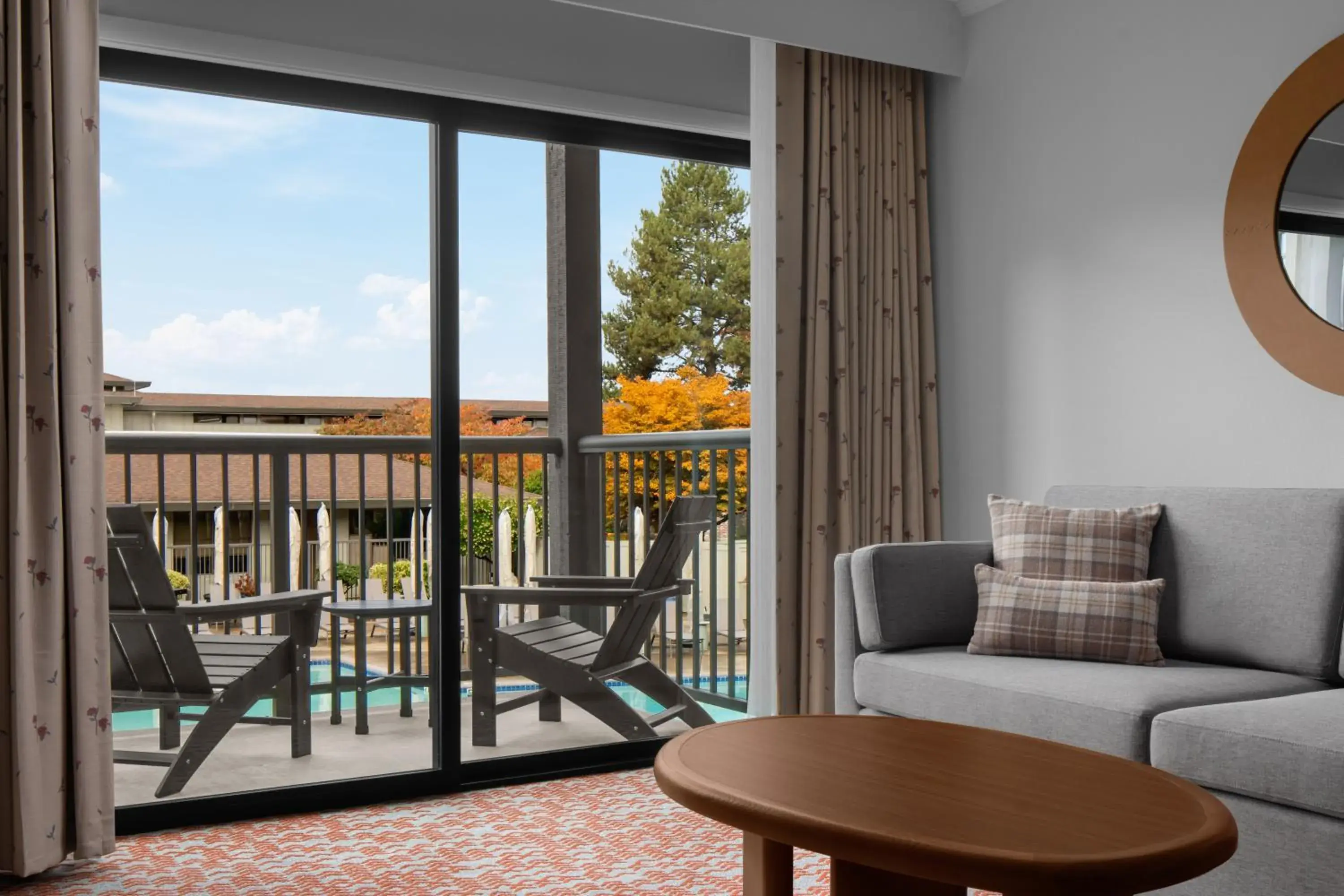 King Room with Pool View in Valley River Inn King Room with Pool View in Valley River Inn