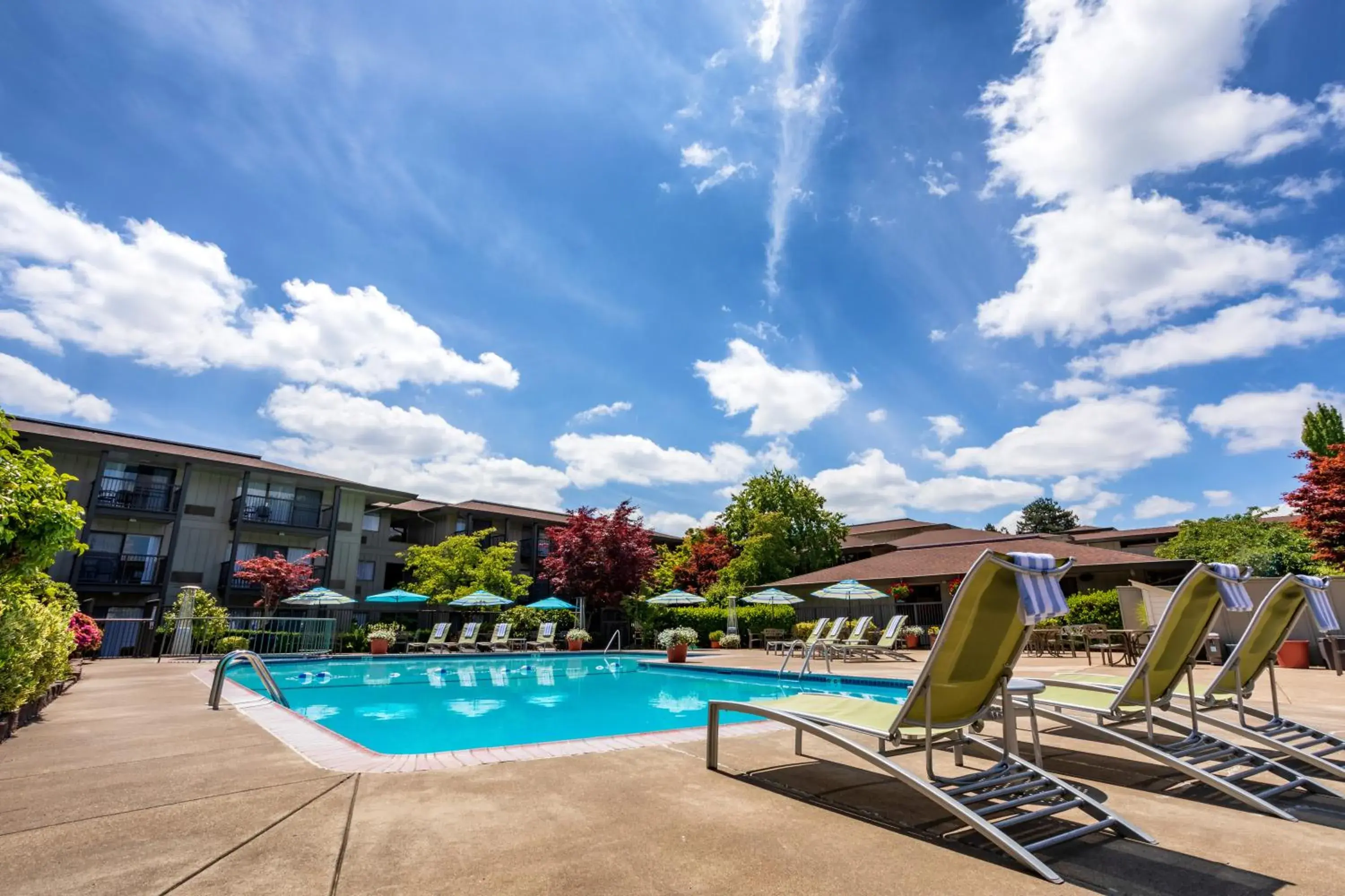 Swimming Pool in Valley River Inn Eugene/Springfield