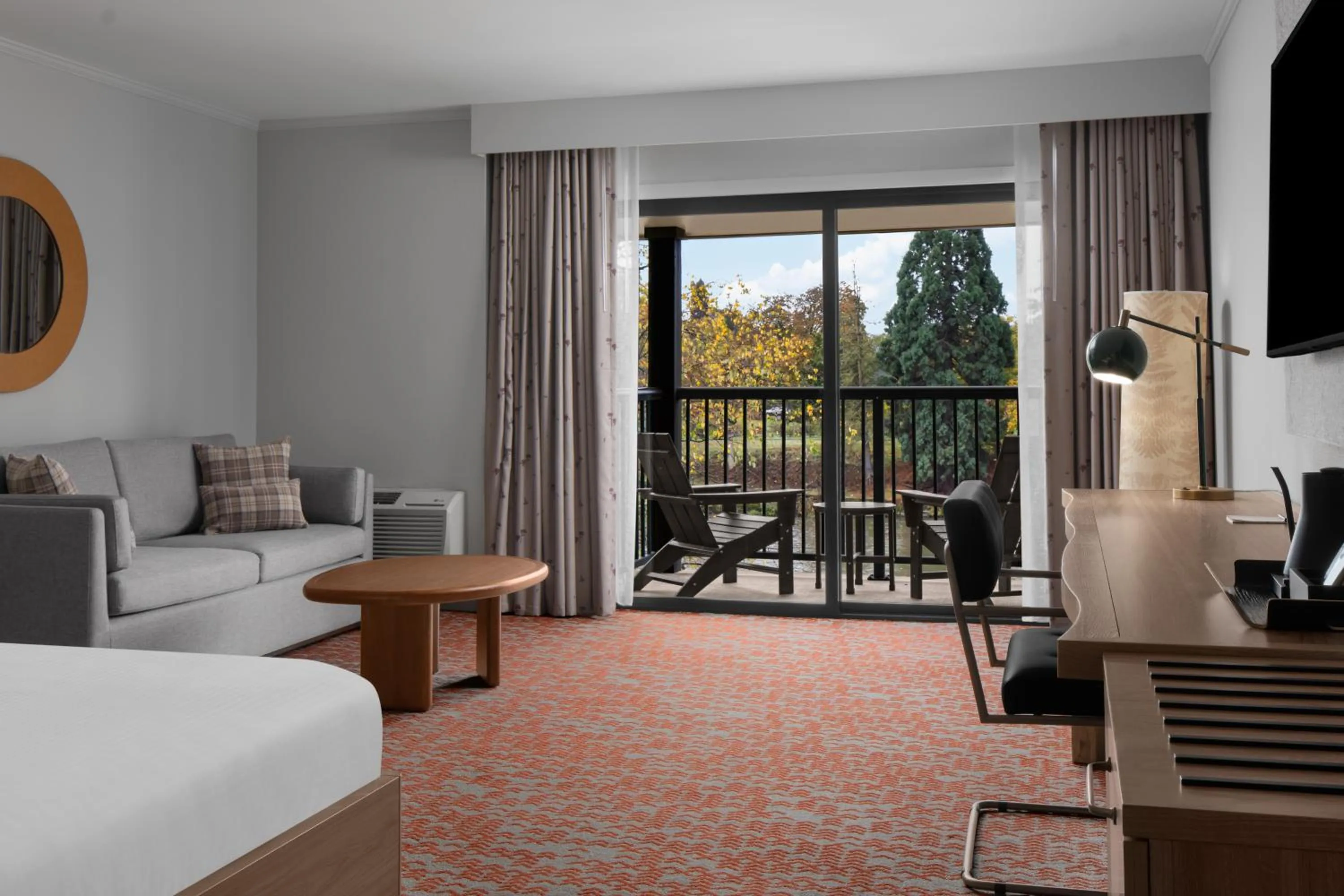 River view, Bed in Valley River Inn