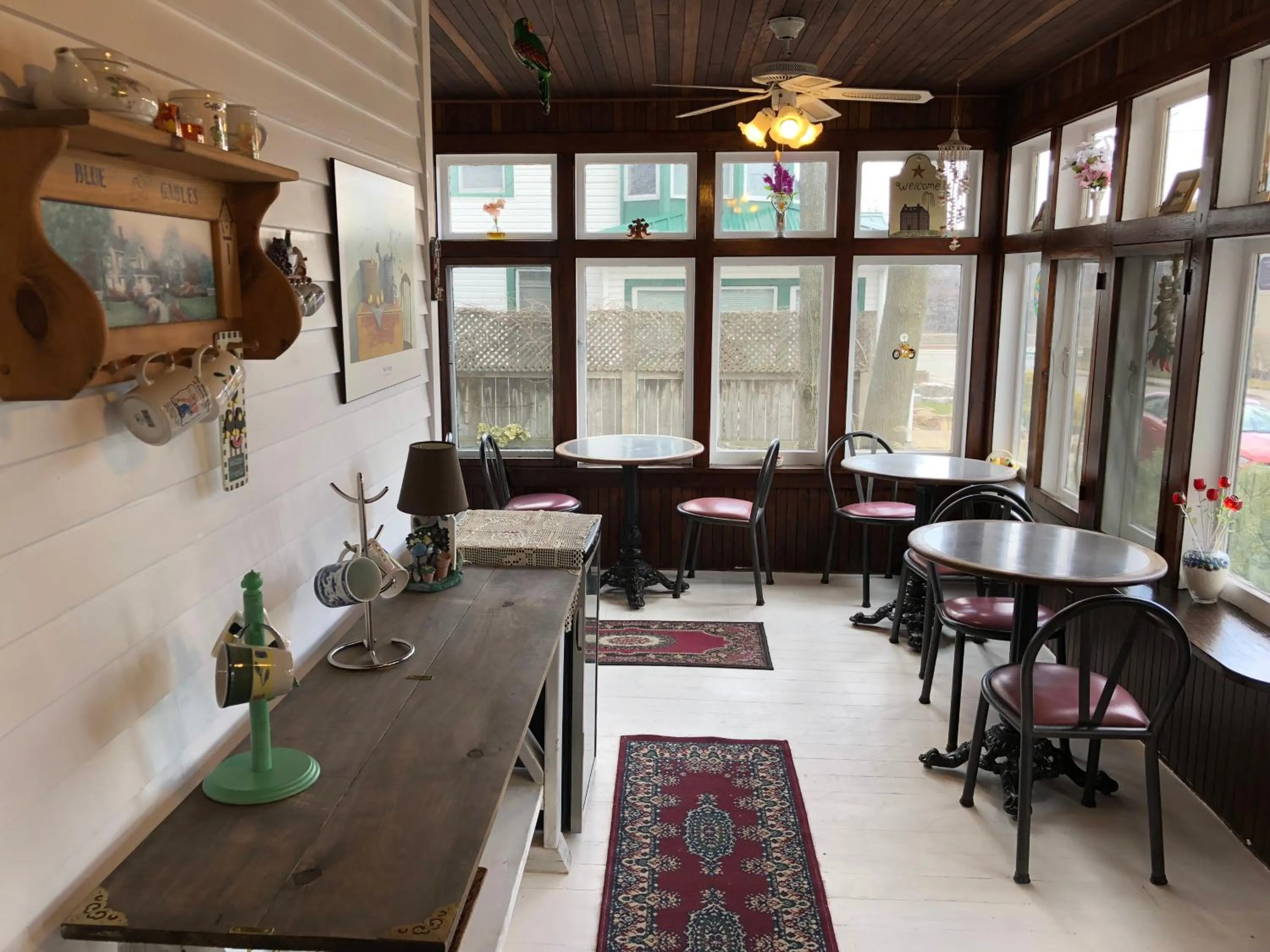 Restaurant/places to eat in Blue Gables Bed and Breakfast