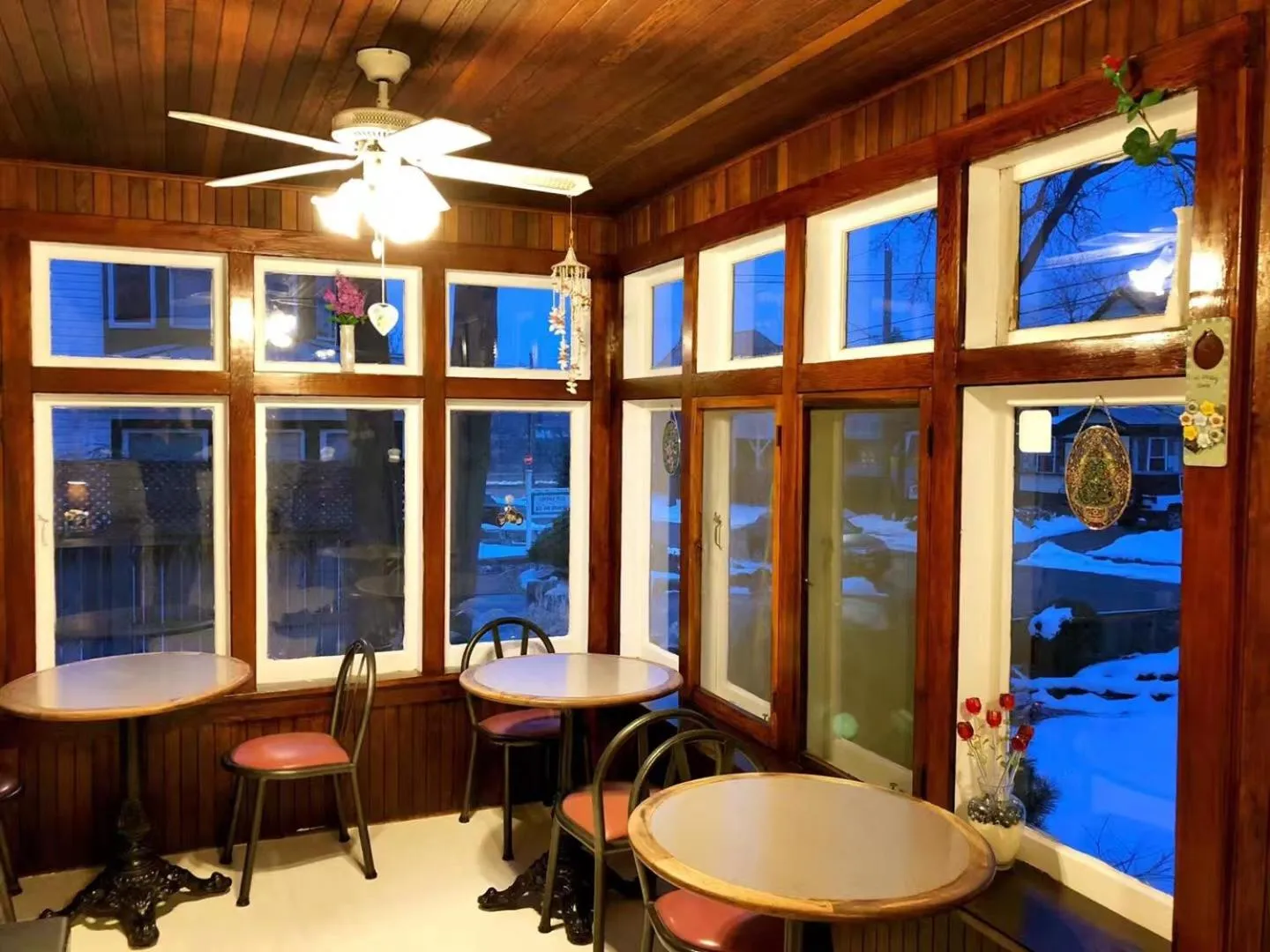 Restaurant/places to eat in Blue Gables Bed and Breakfast