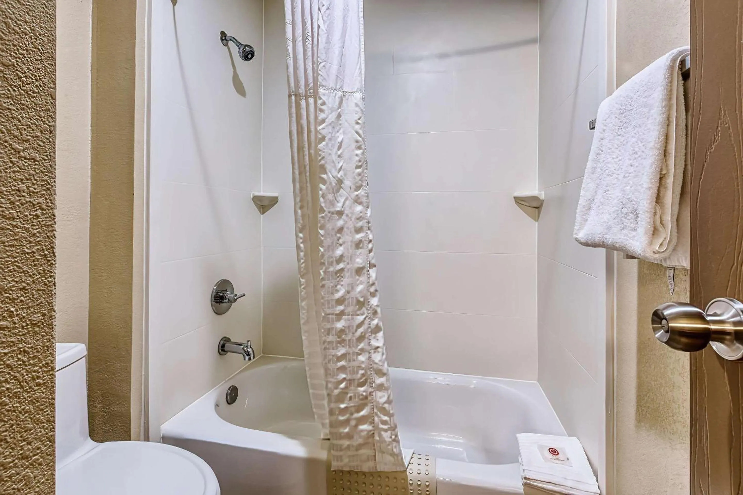 Bedroom in Comfort Inn & Suites Shepherdsville - Louisville South