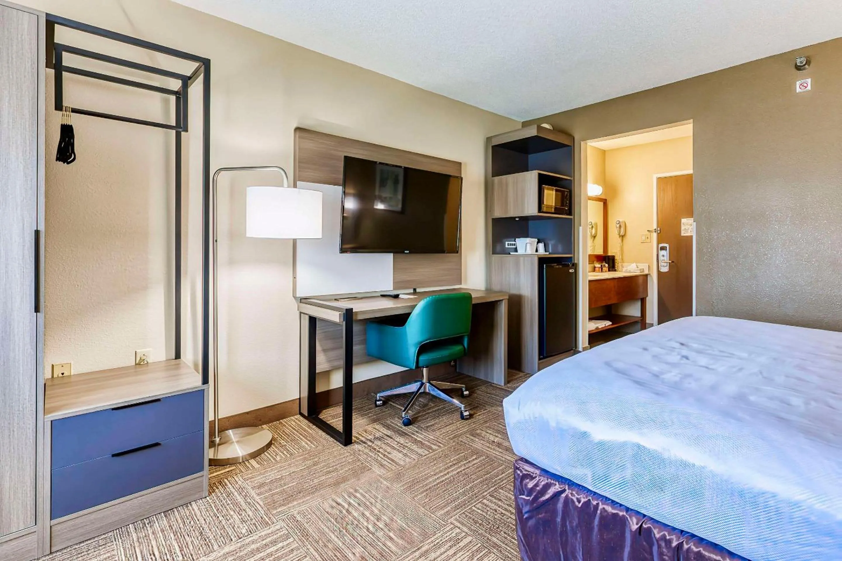 Bedroom, Bed in Comfort Inn & Suites Shepherdsville - Louisville South