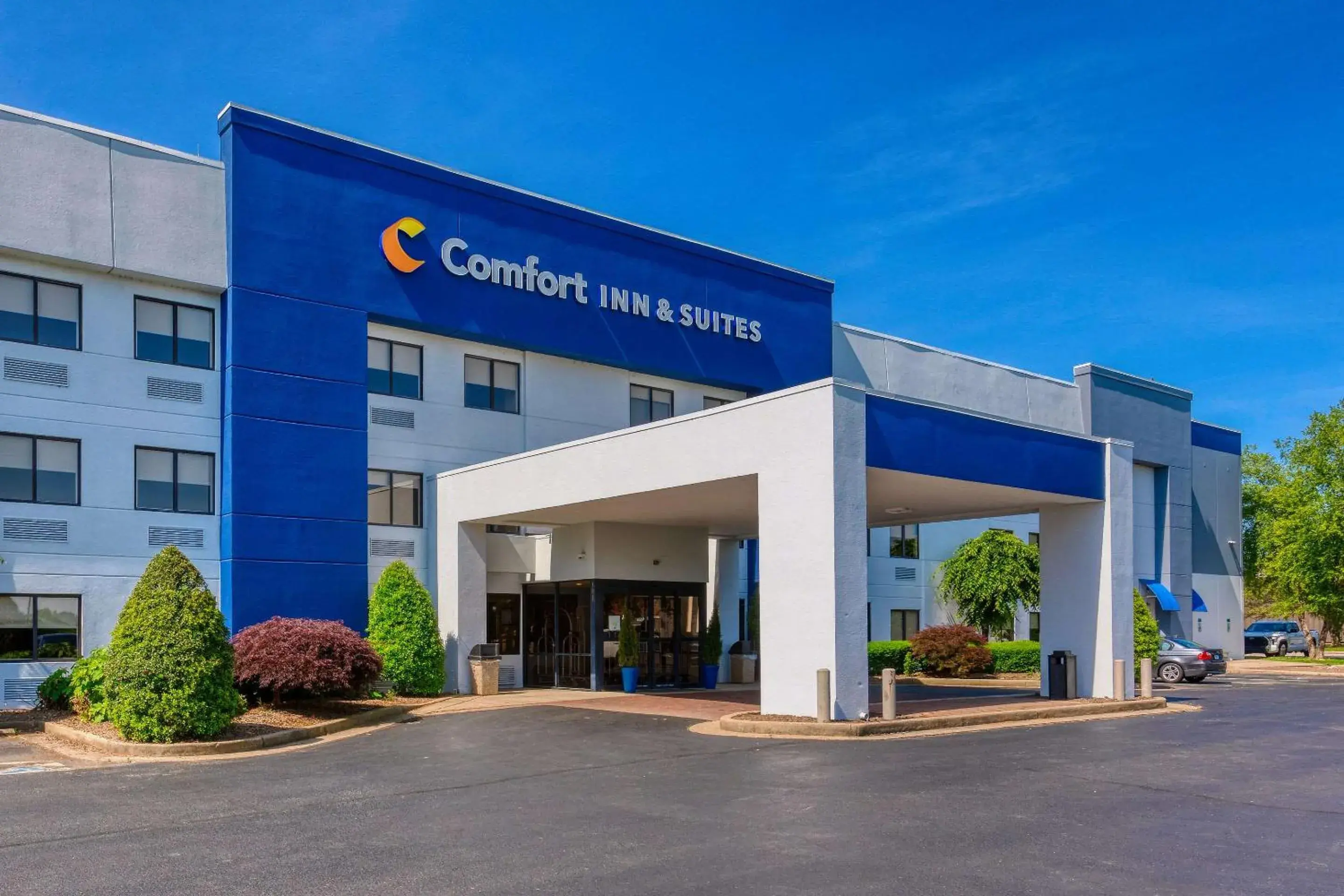 Property building in Comfort Inn & Suites Shepherdsville - Louisville South Property building in Comfort Inn & Suites Shepherdsville - Louisville South