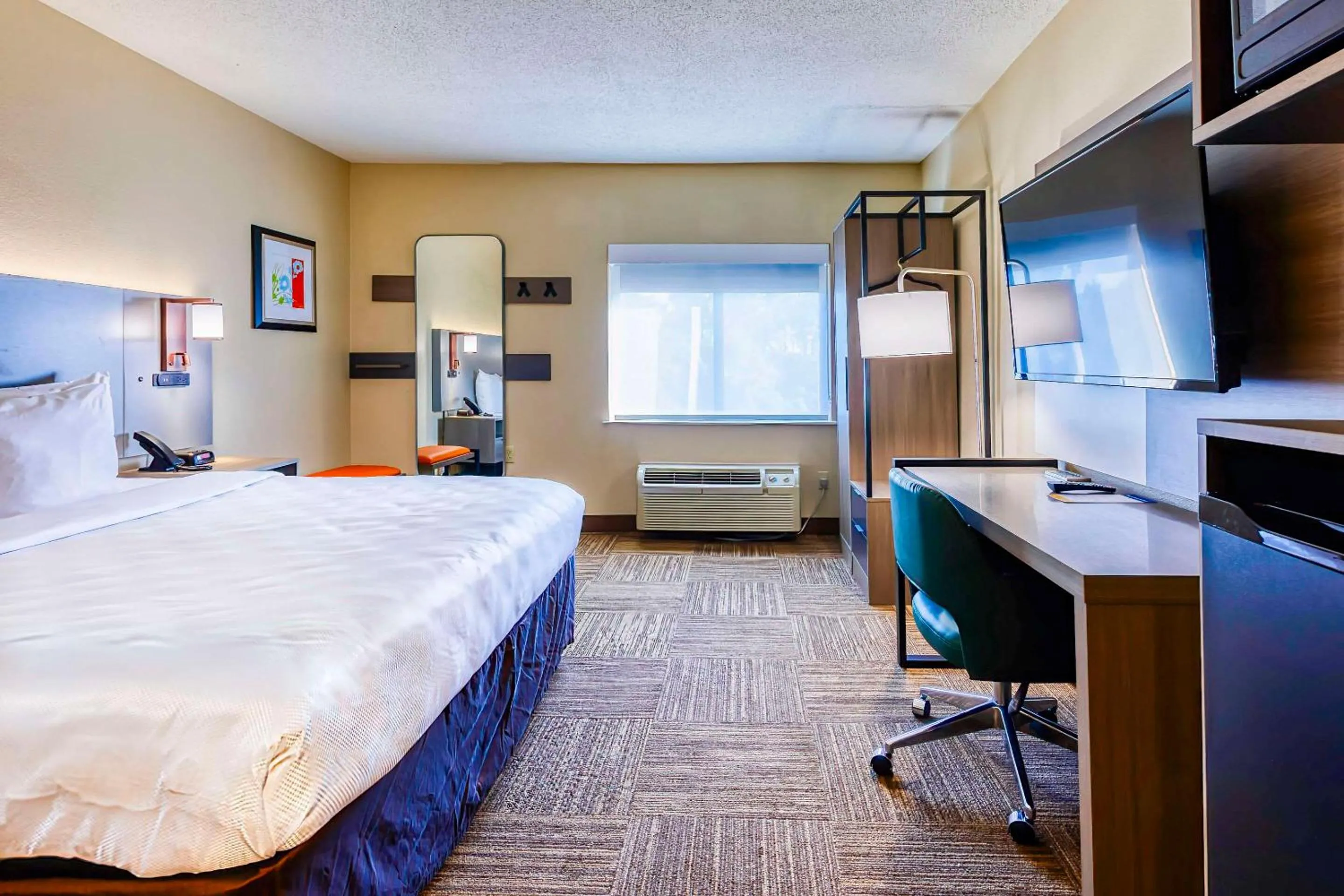 Bedroom, Bed in Comfort Inn & Suites Shepherdsville - Louisville South