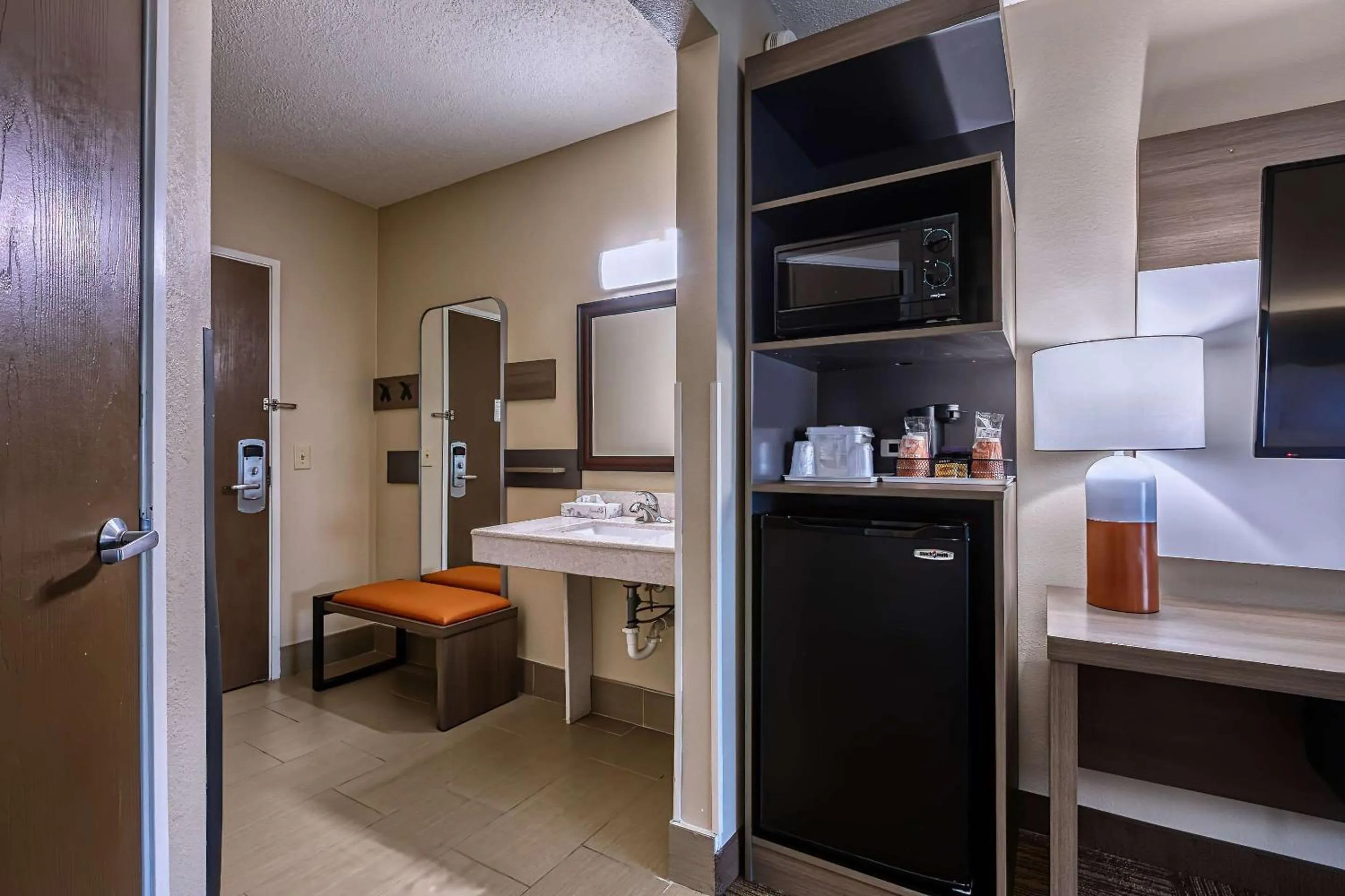 Bedroom in Comfort Inn & Suites Shepherdsville - Louisville South