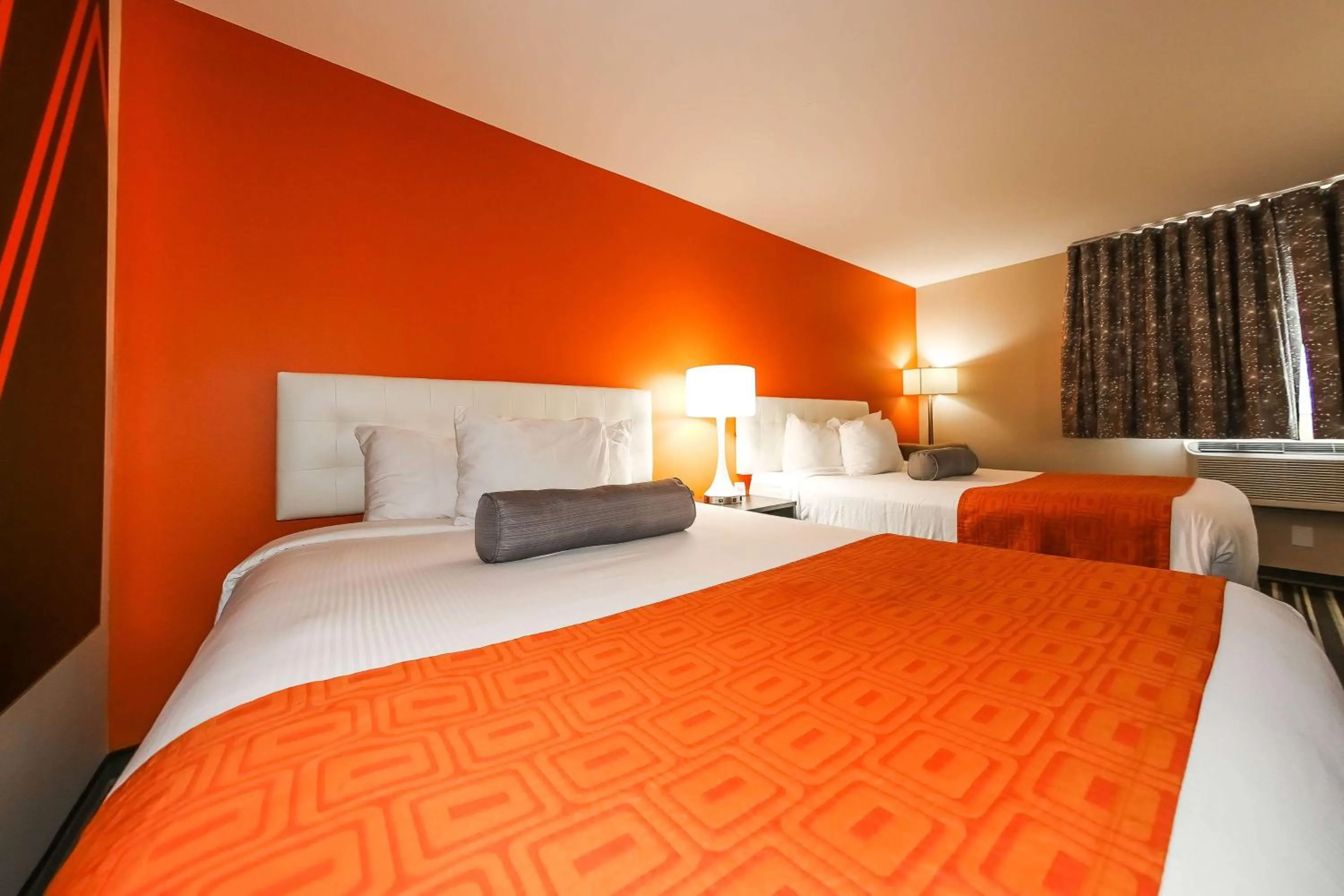 Photo of the whole room in Howard Johnson by Wyndham Winnipeg West