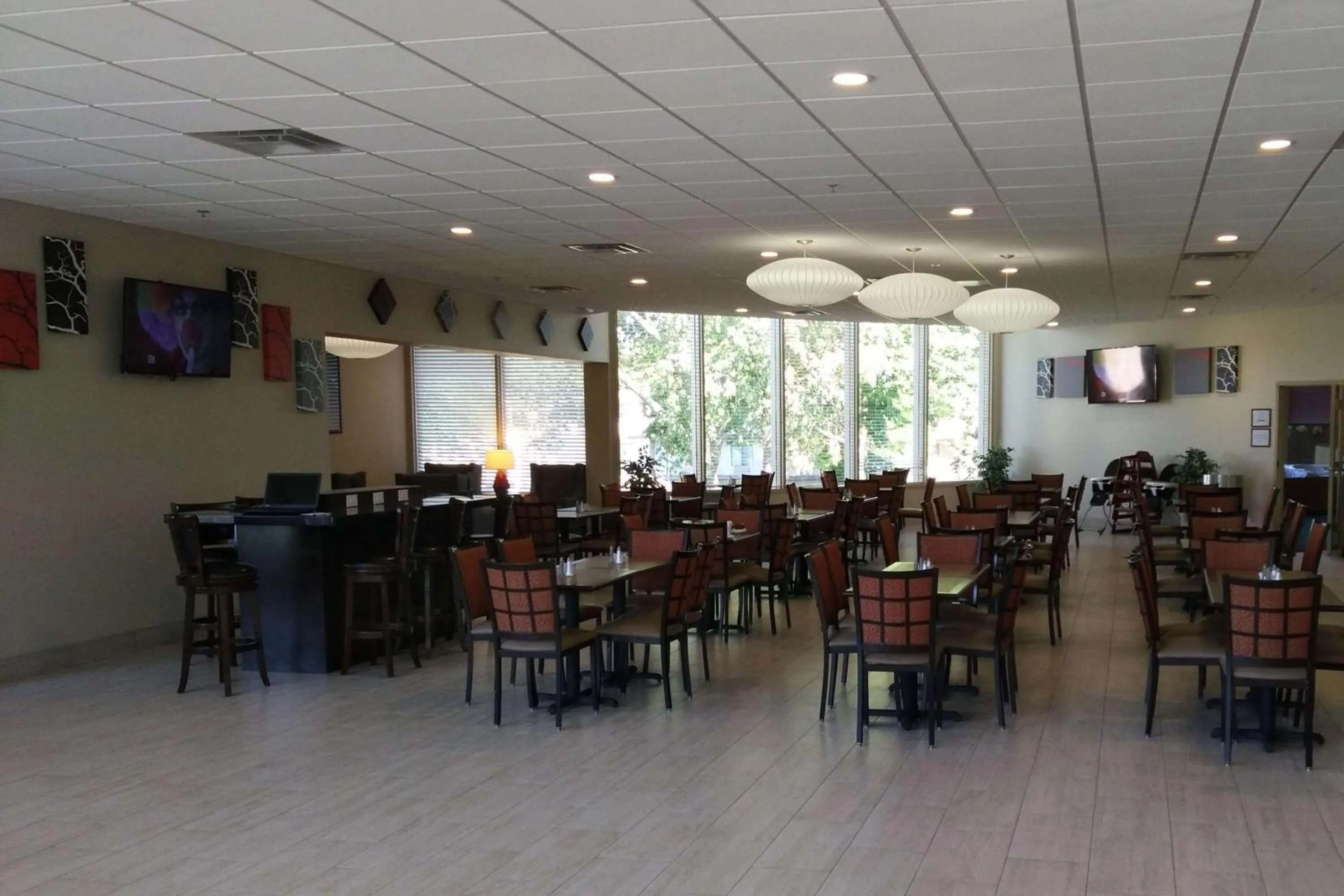 Restaurant/Places to Eat in Ramada by Wyndham Lexington North Hotel & Conference Center