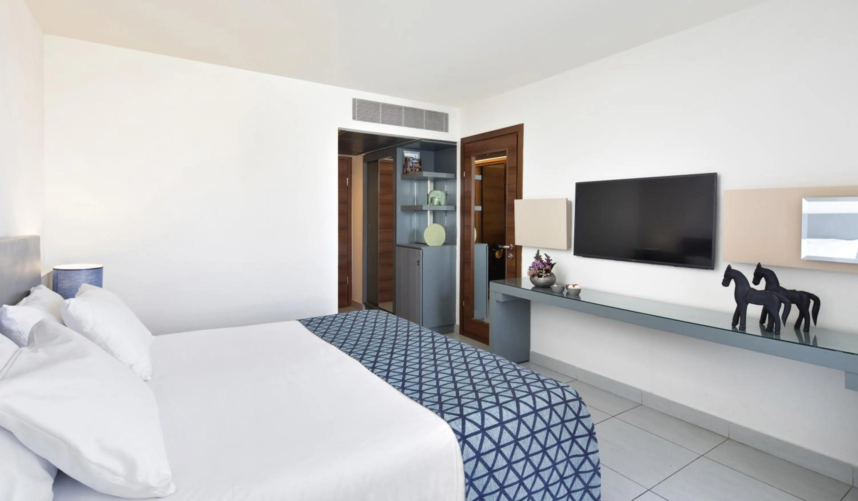 Bed in Neptune Eilat By Dan Hotels