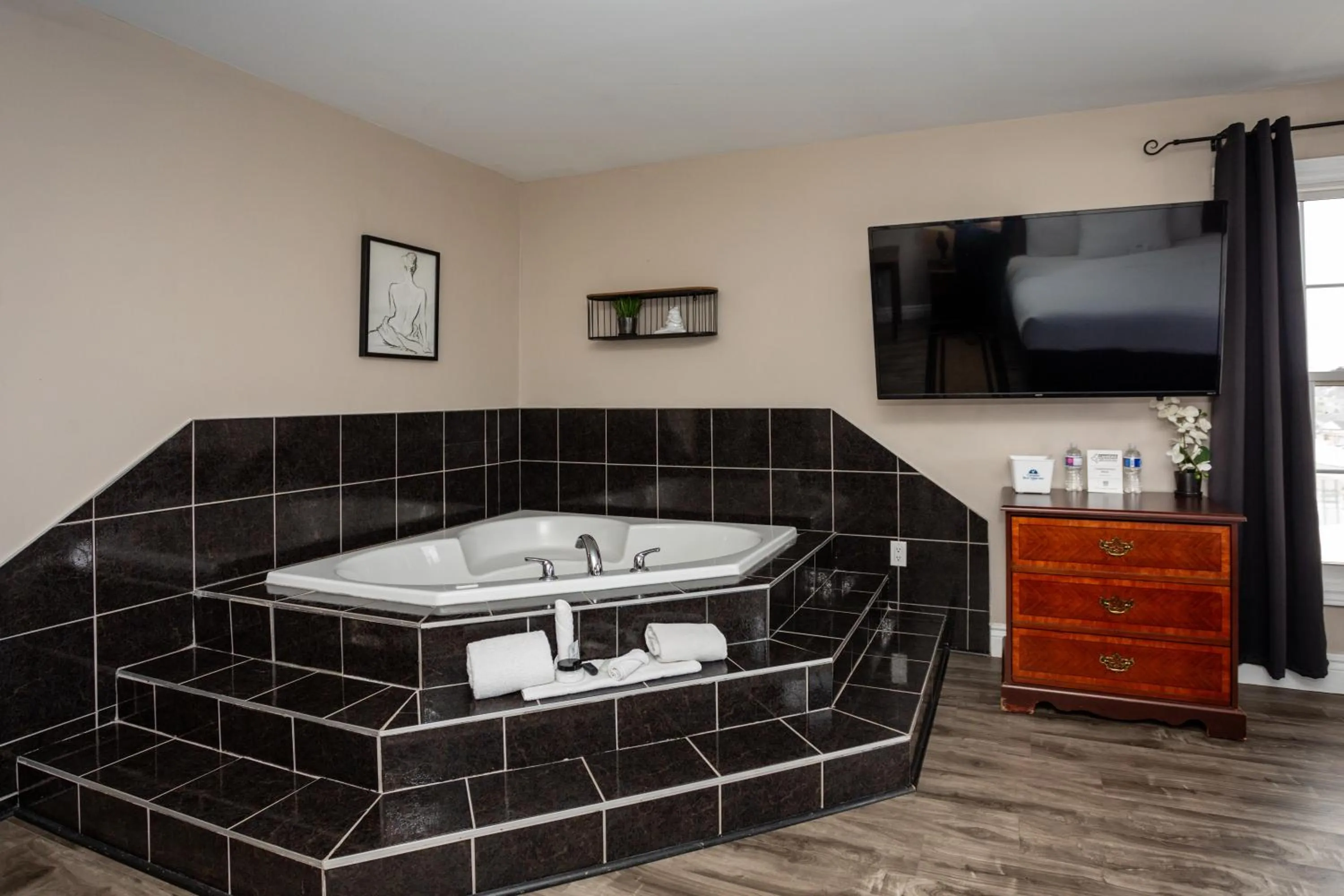 Hot Tub in Canadas Best Value Inn & Suites-Charlottetown