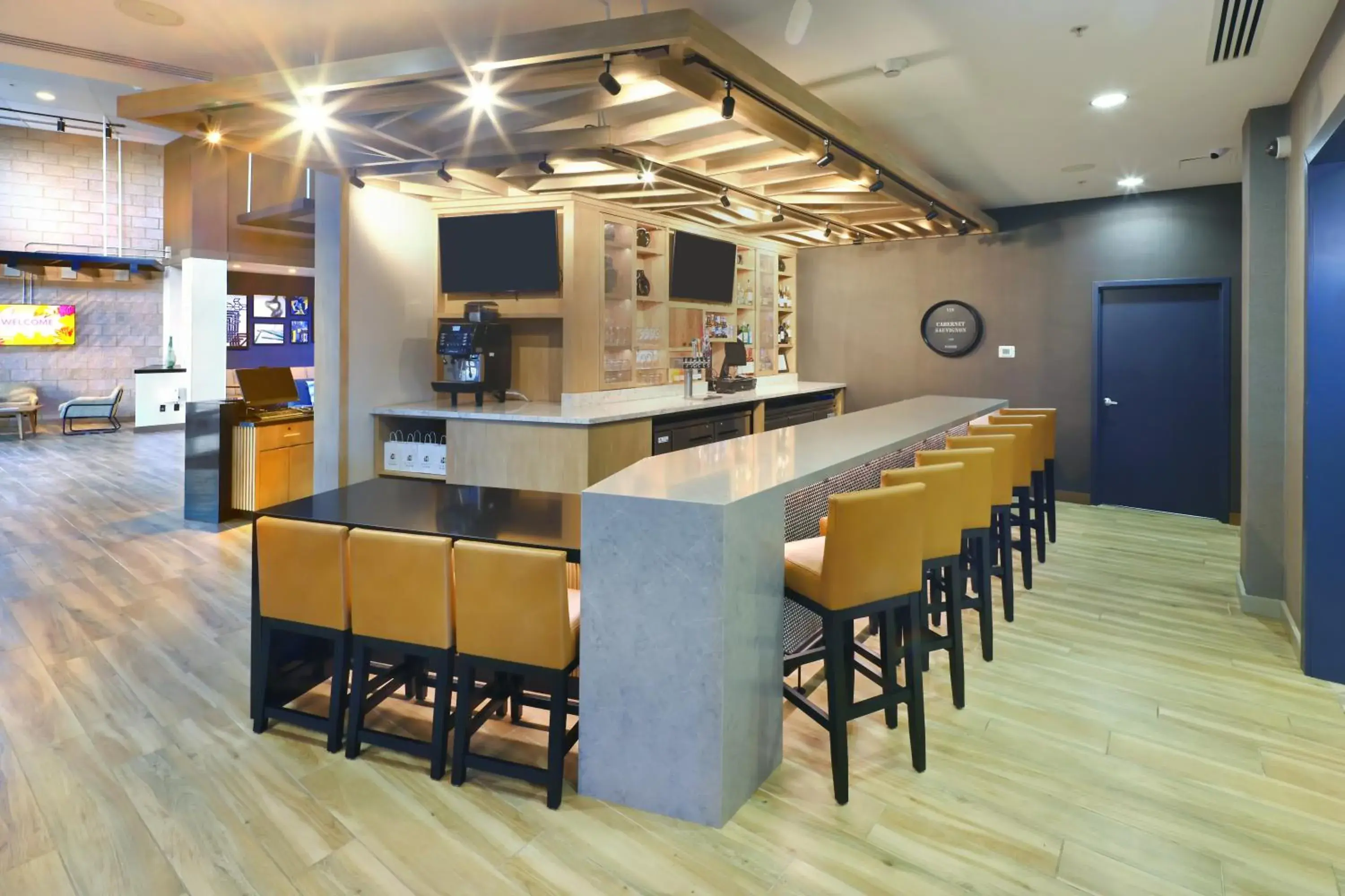 Lounge or bar in Hyatt Place Phoenix Gilbert Lounge or bar in Hyatt Place Phoenix Gilbert