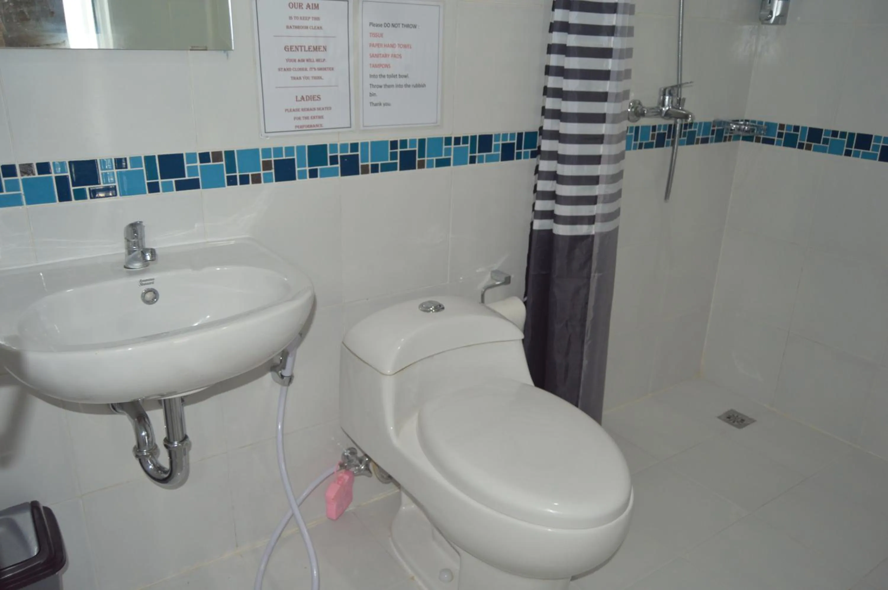 Bathroom in Askara Guest House & Hostel