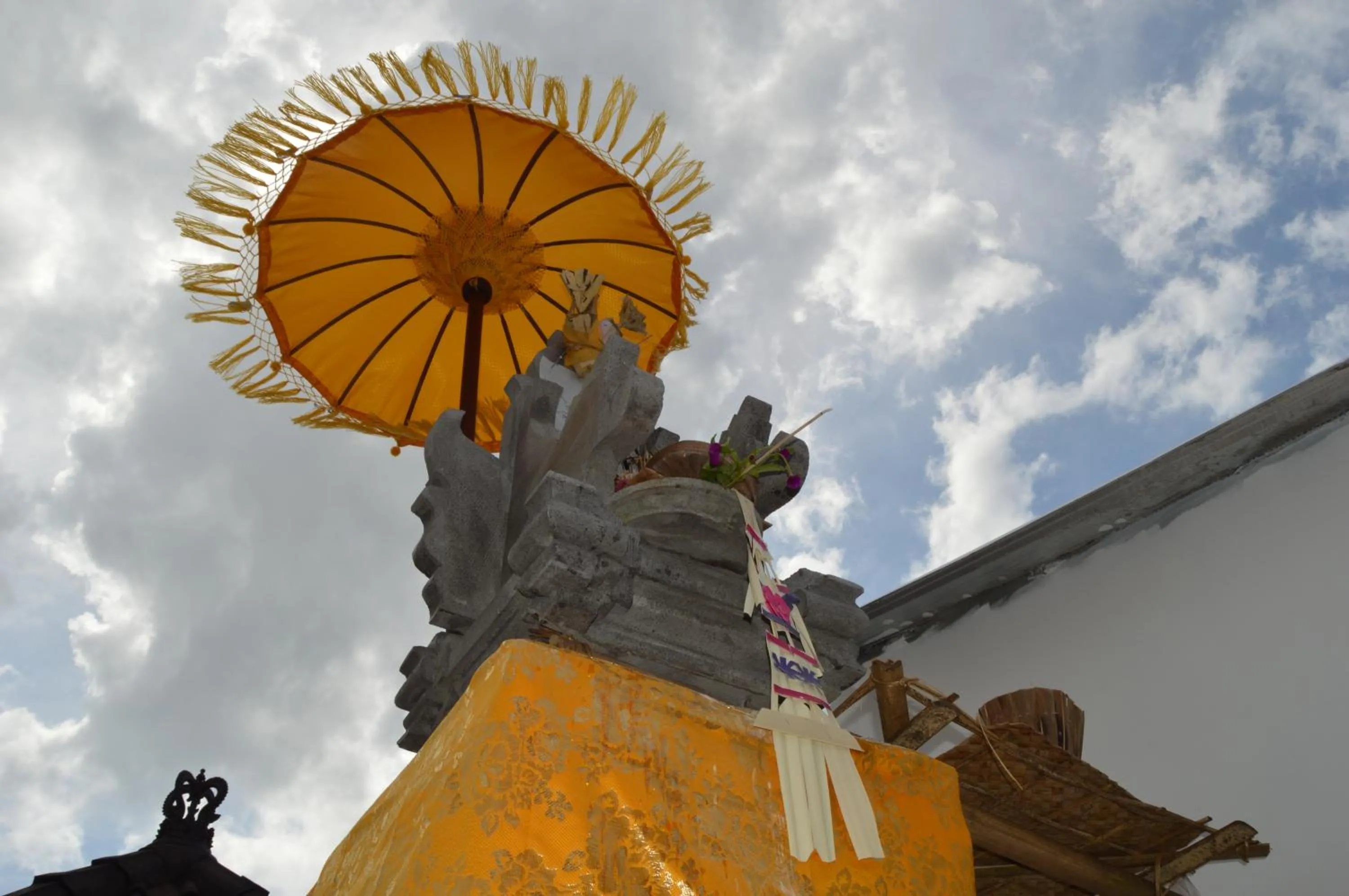 Property building in Askara Guest House & Hostel