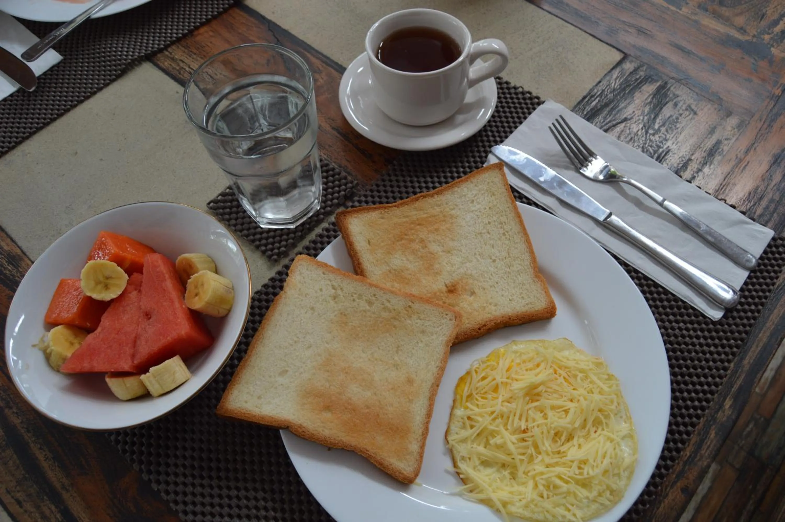 Food and drinks in Askara Guest House & Hostel