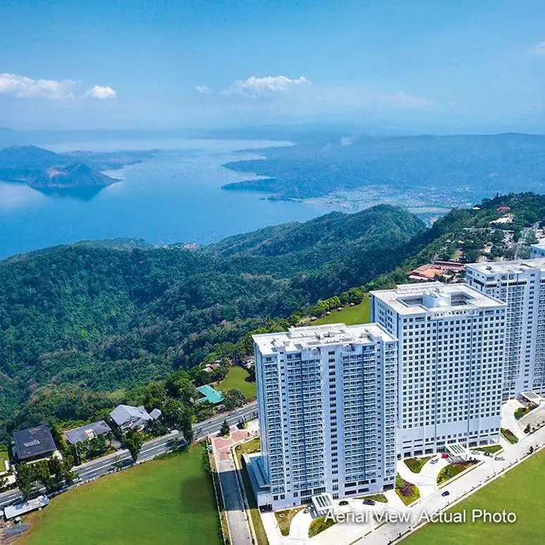 Property building in Wind Residences by Bea and RM Property building in Wind Residences by Bea and RM