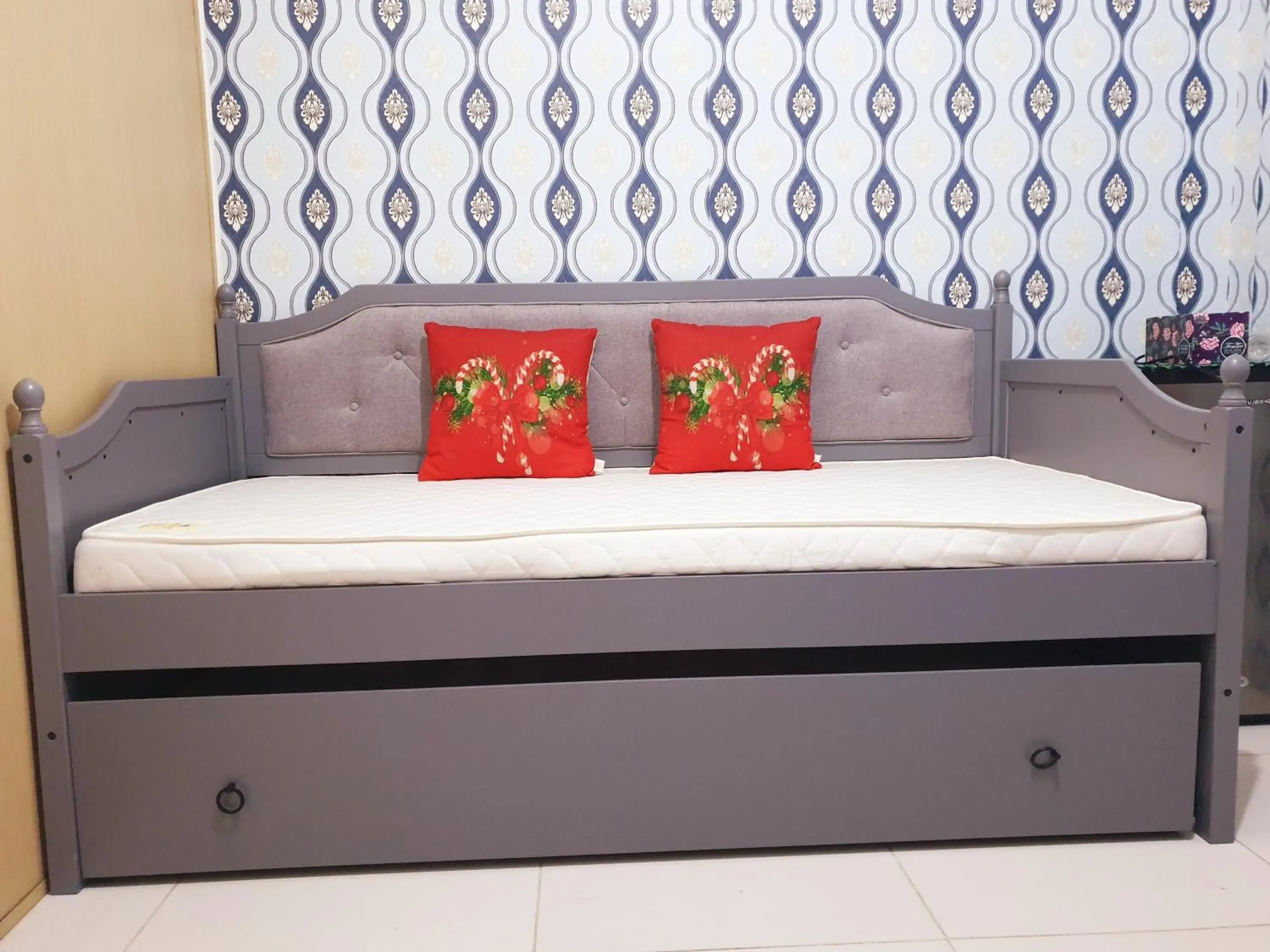 Bed in Wind Residences by Bea and RM Bed in Wind Residences by Bea and RM