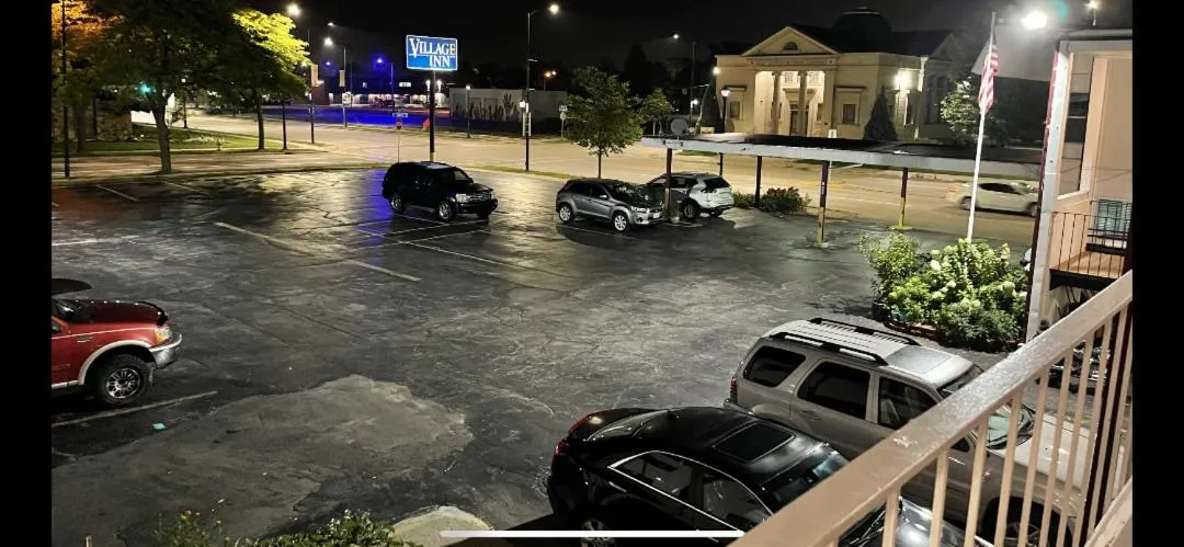 Village Inn Green Bay