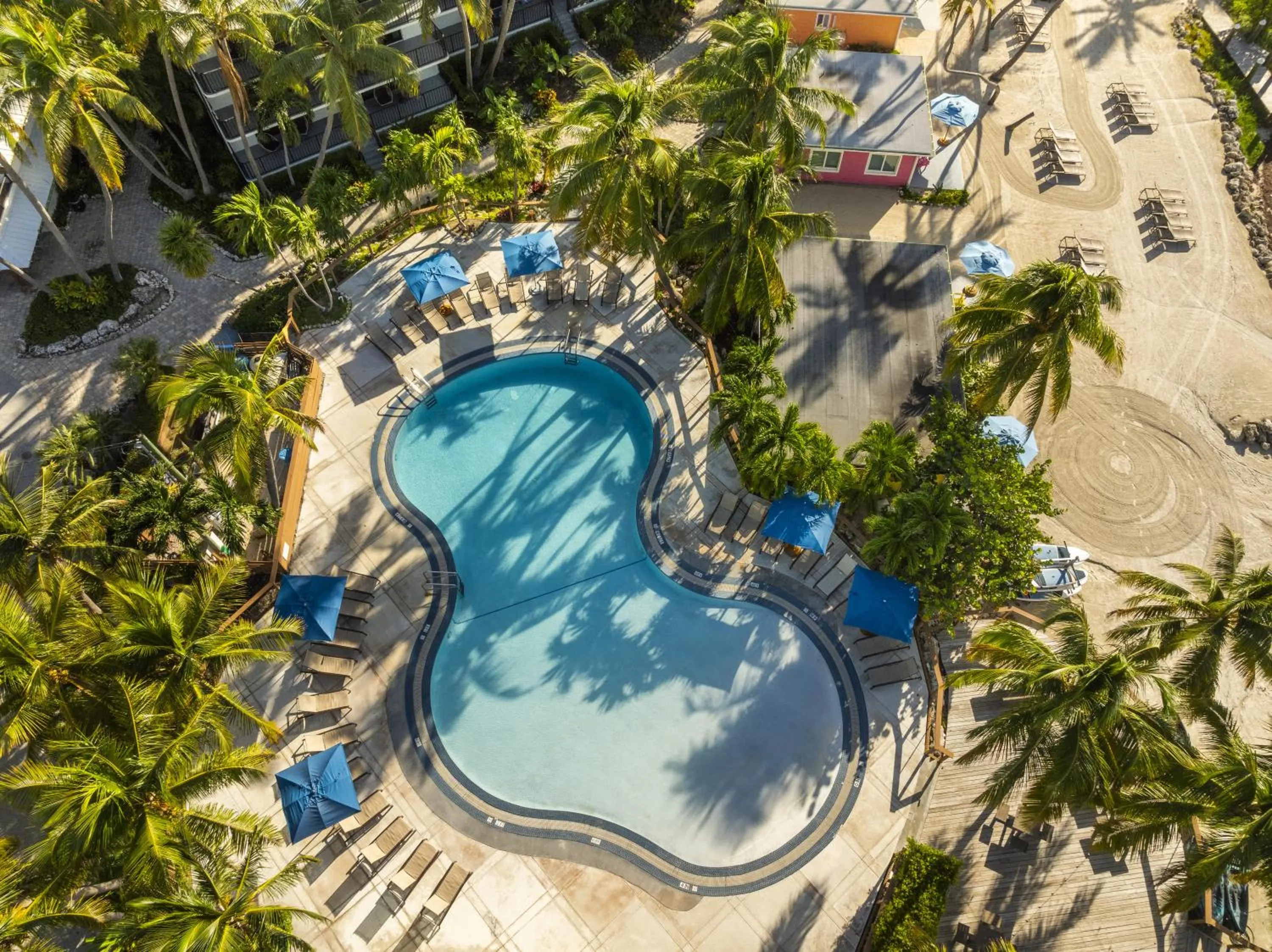 Swimming pool in La Siesta Resort & Villas