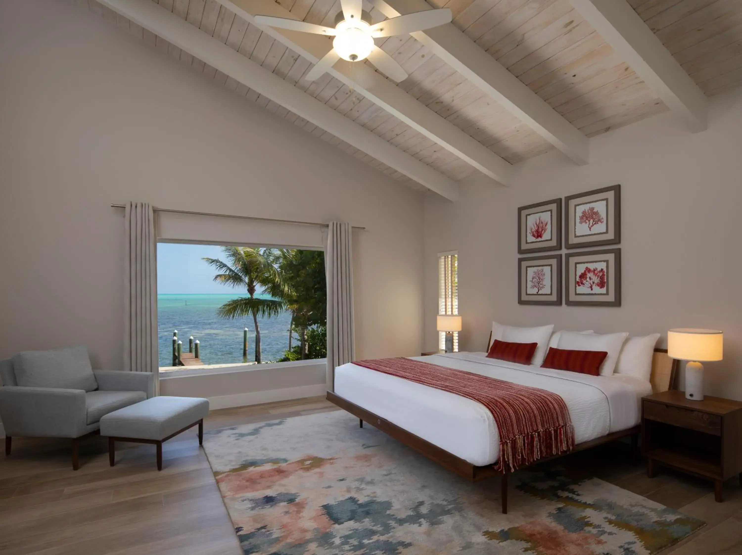 Photo of the whole room, Bed in La Siesta Resort & Villas Photo of the whole room, Bed in La Siesta Resort & Villas