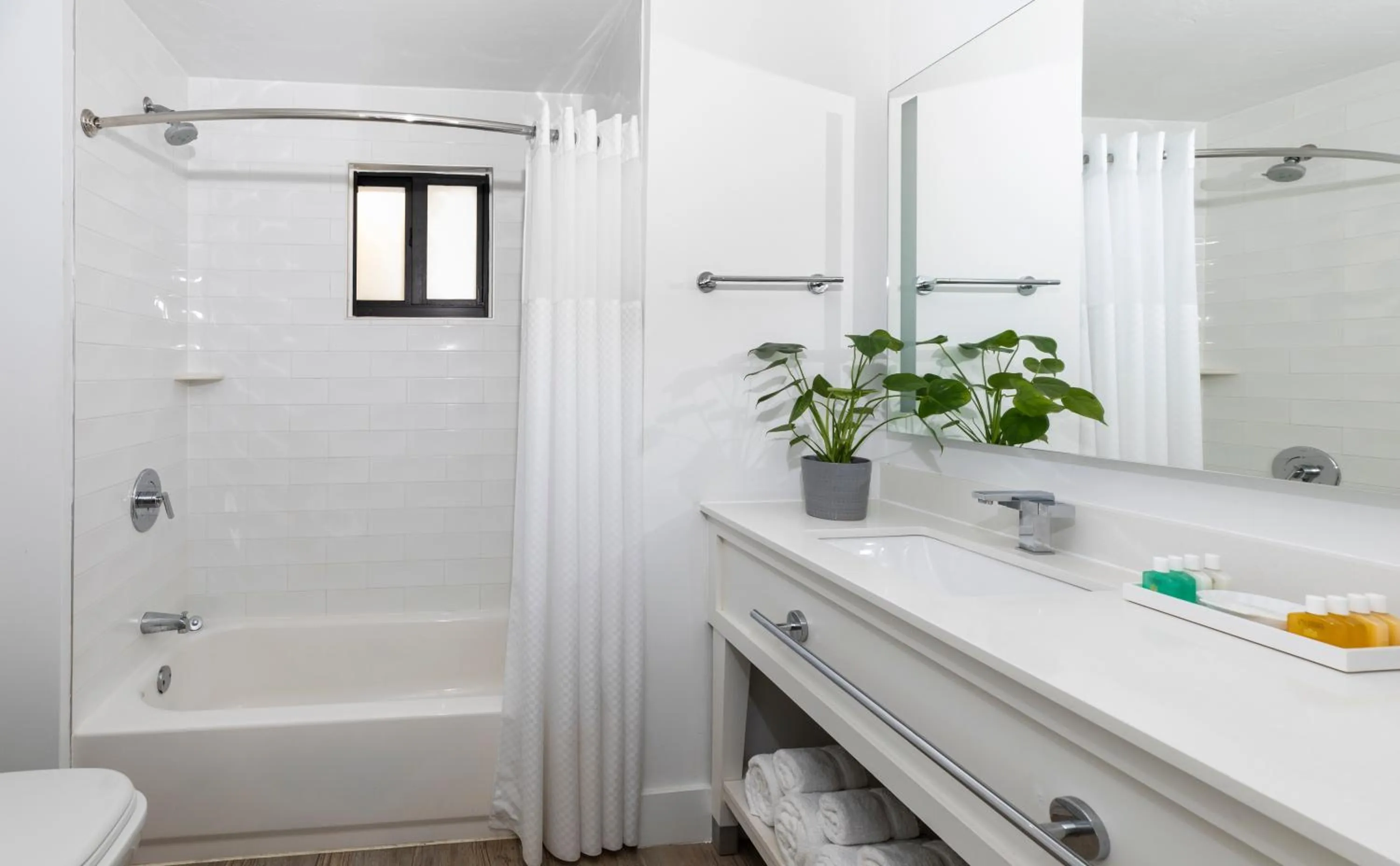 Bathroom in La Siesta Resort & Villas